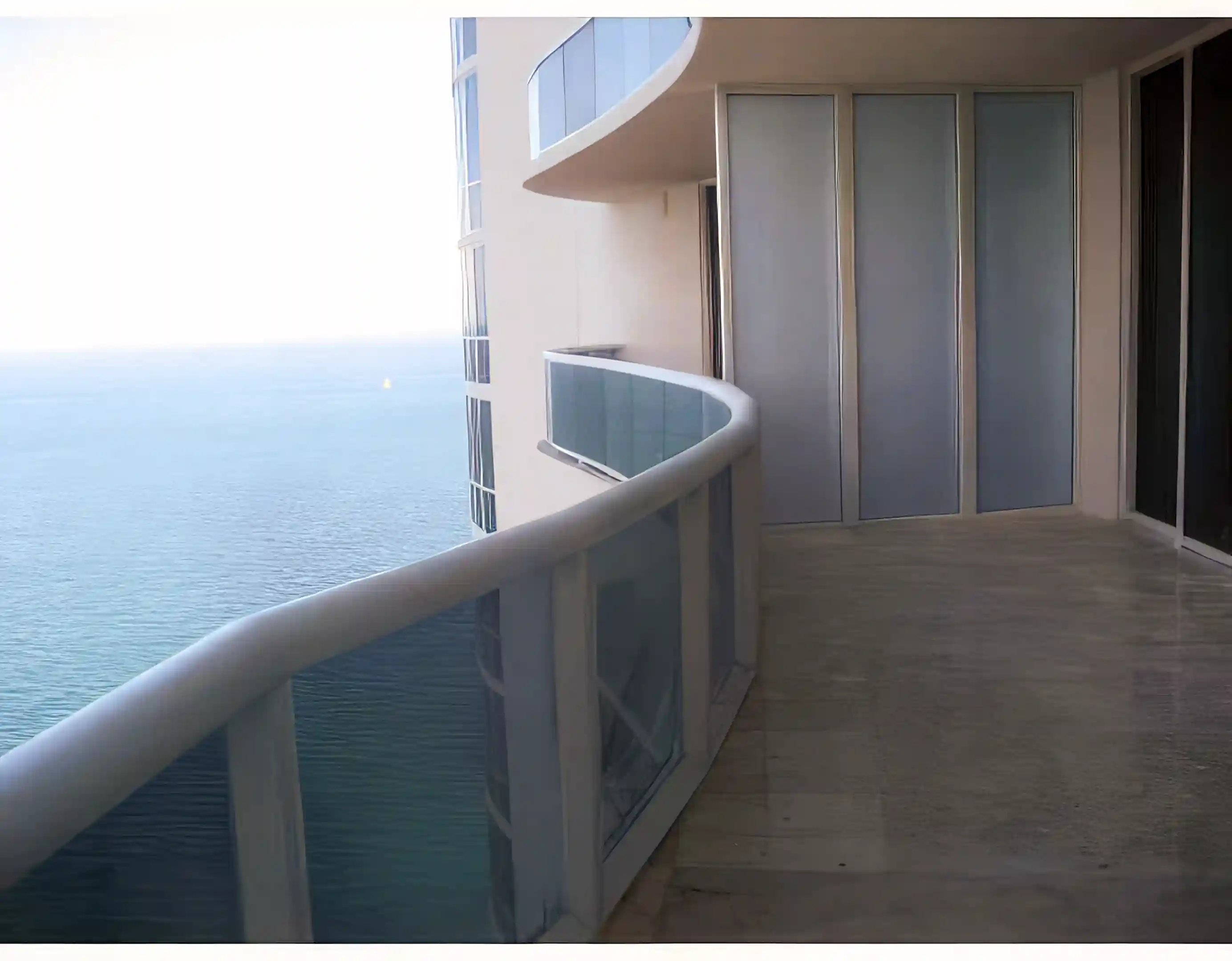 2BD/2BH UNIT SW VIEW