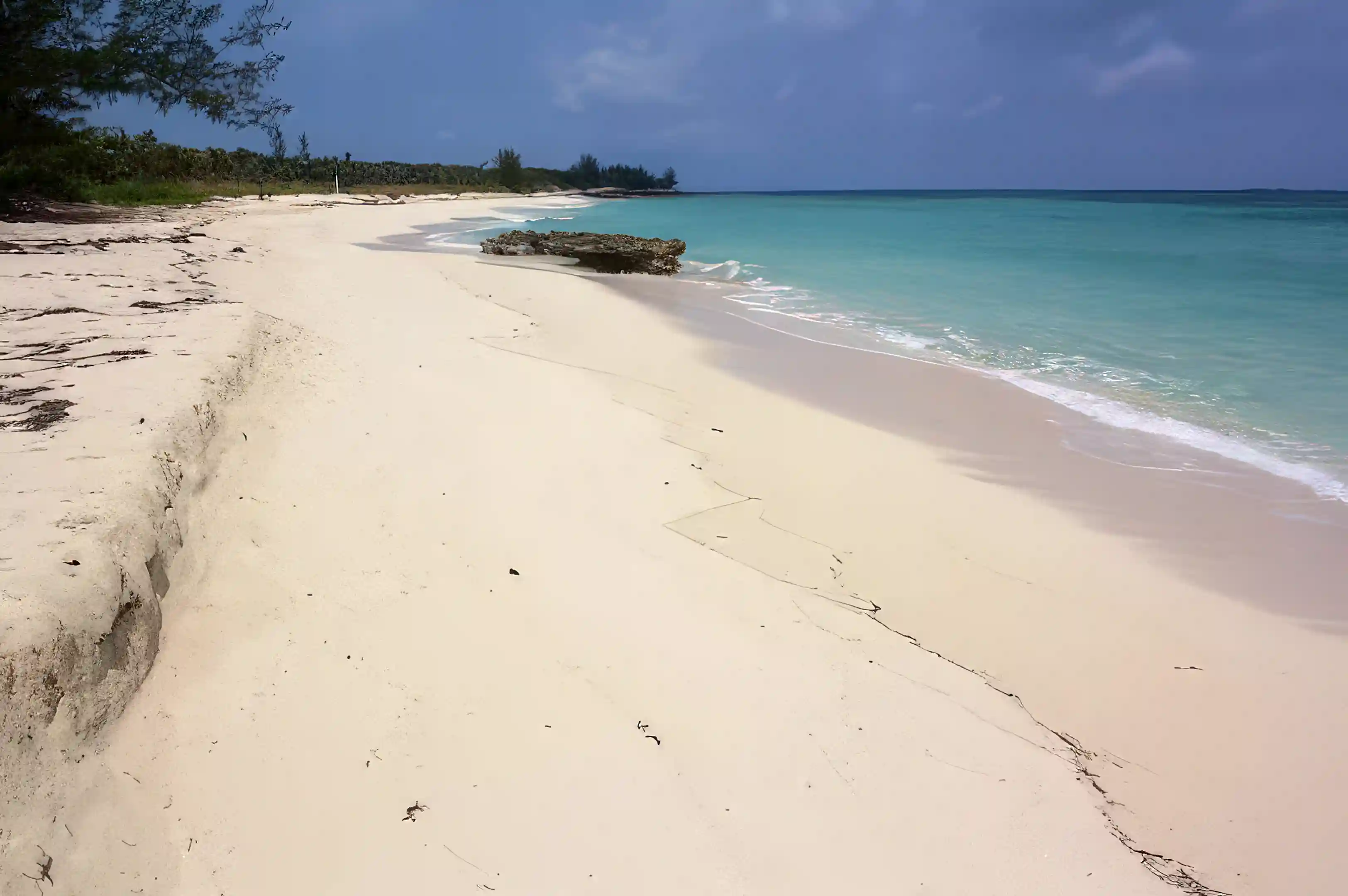 Waterfront Lot for Sale in Rose Island, Bahamas