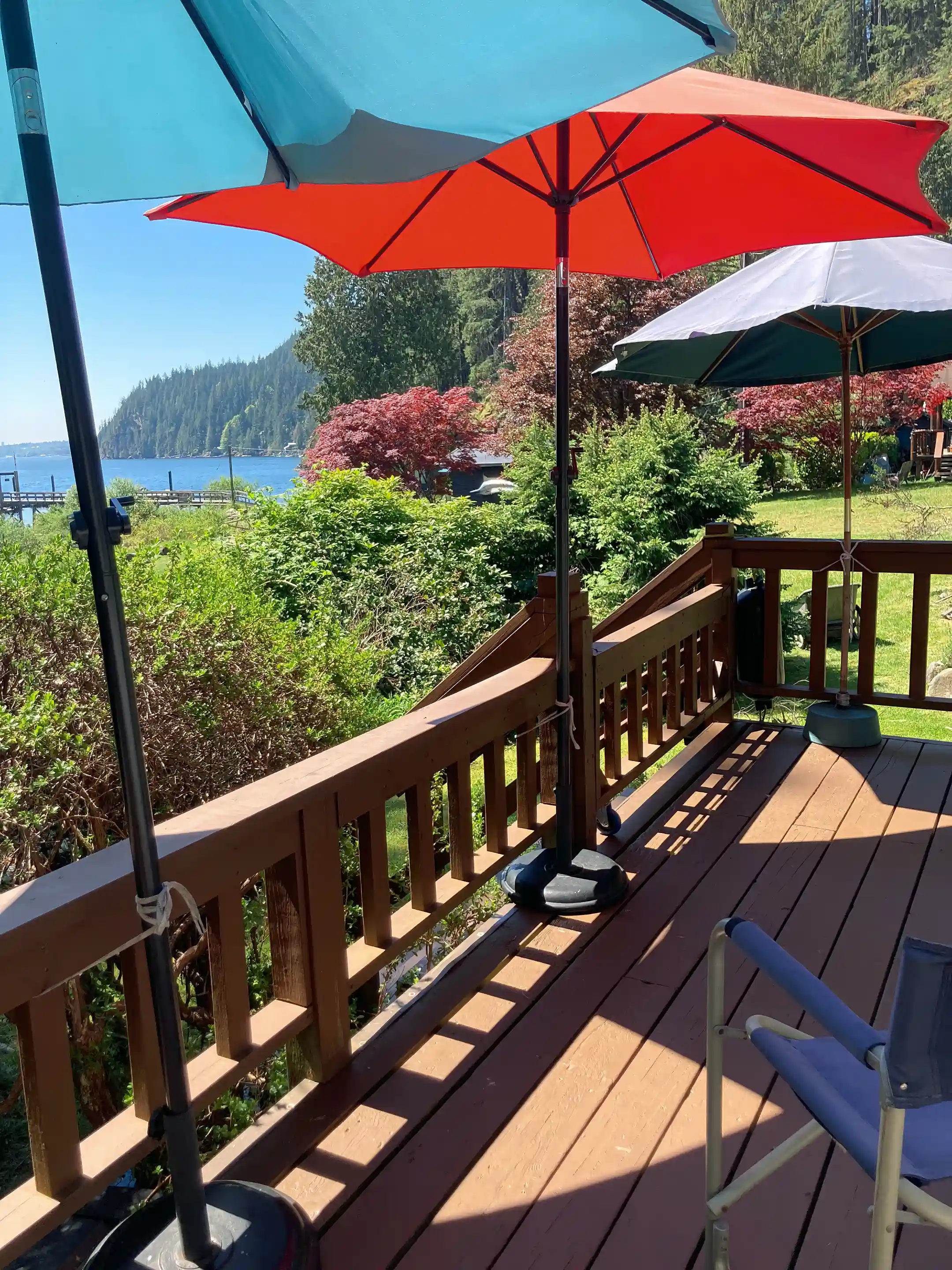 Waterfront Beach House for Sale in Na, Brghton Bech, Indian Arm, North Vancouver, Metro Vancouver Regional District, British Columbia, Canada