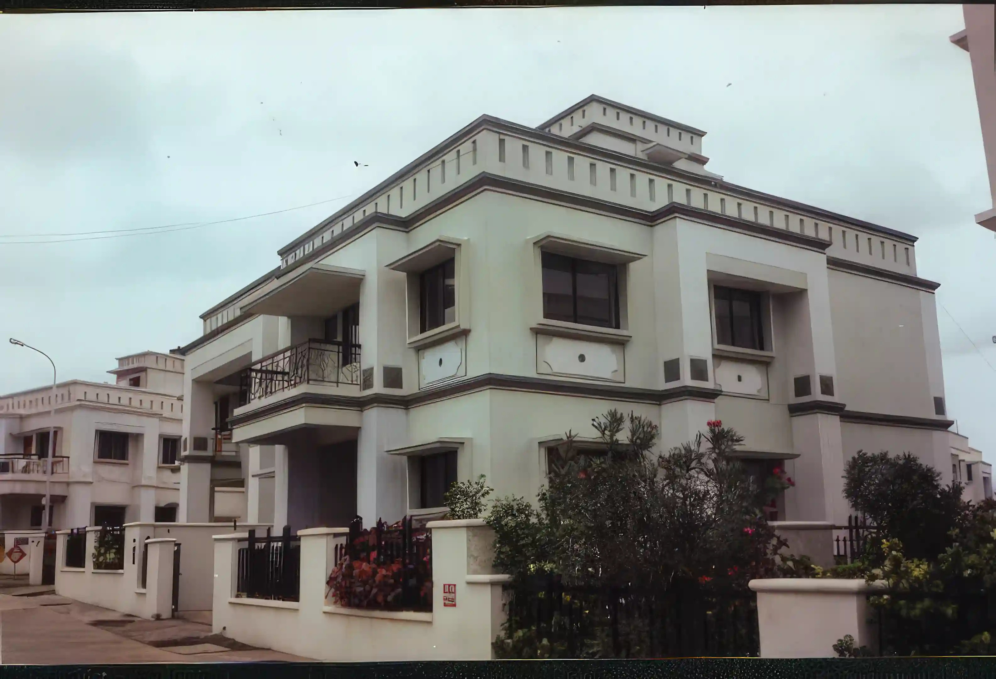 Na for Sale and Rent in Maharastra, India