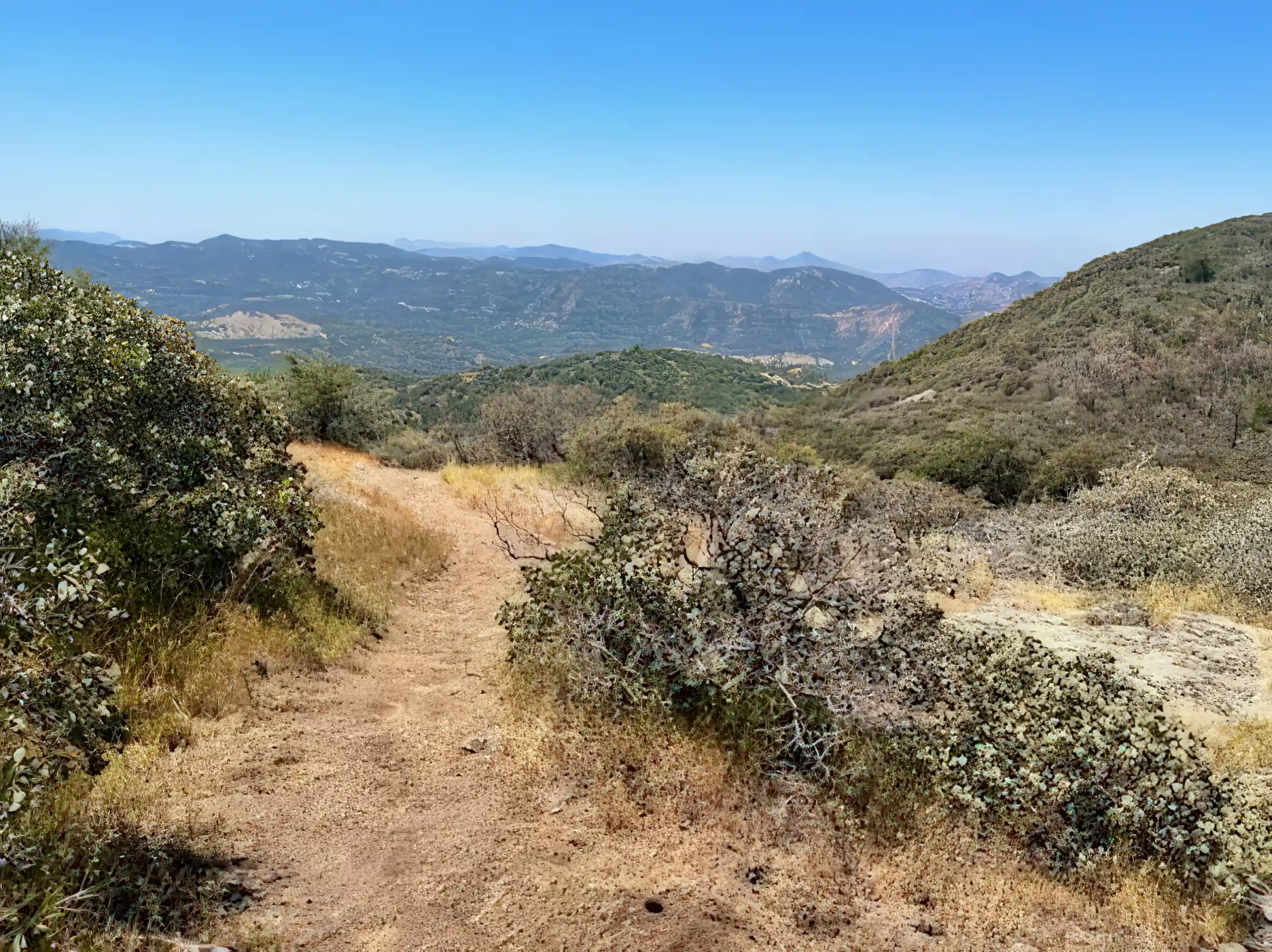 Many buildable flat land trails with views of valley and...