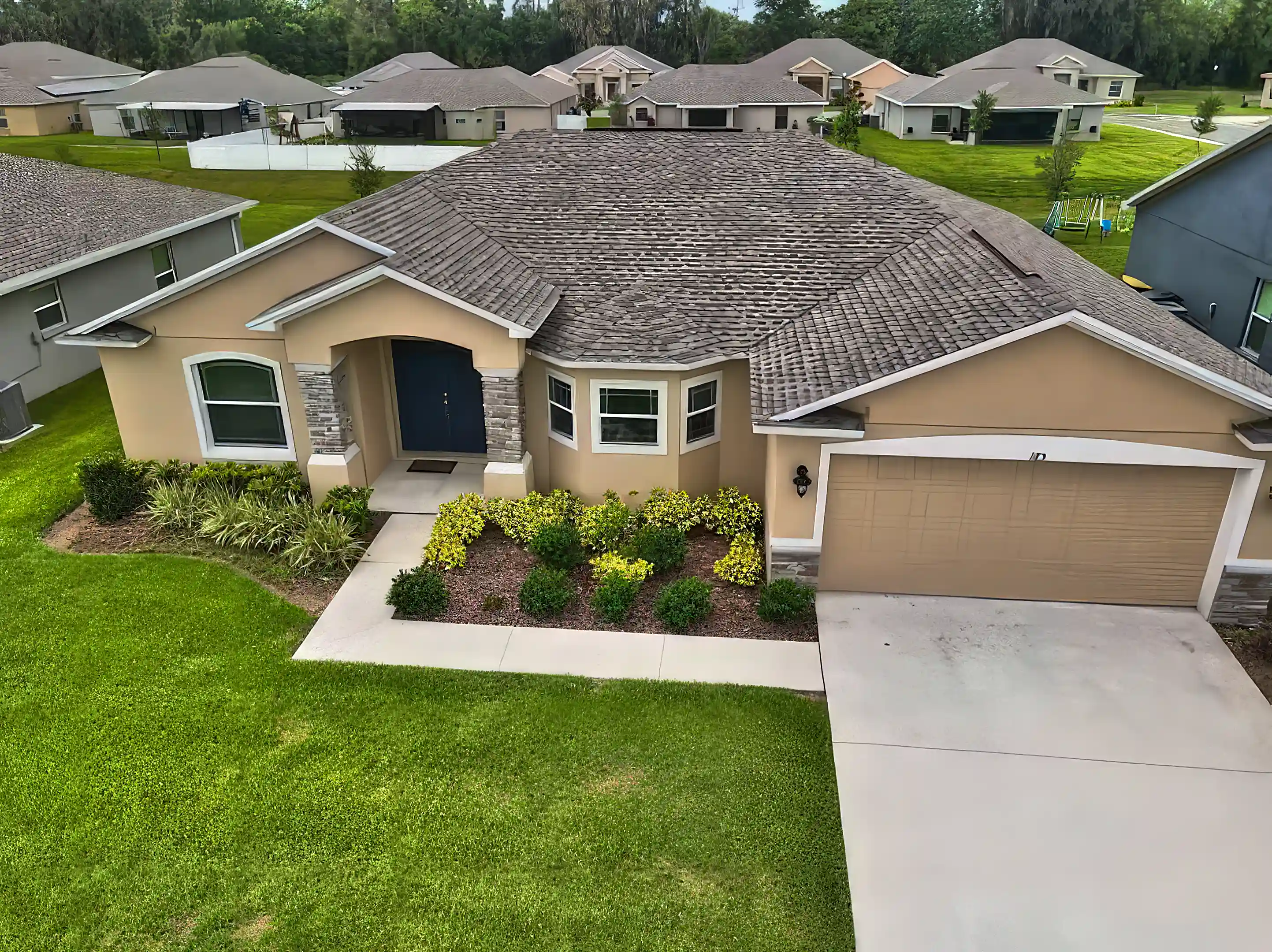 Home for Sale in 6713 Englelake Dr, Lakeland, Florida, USA