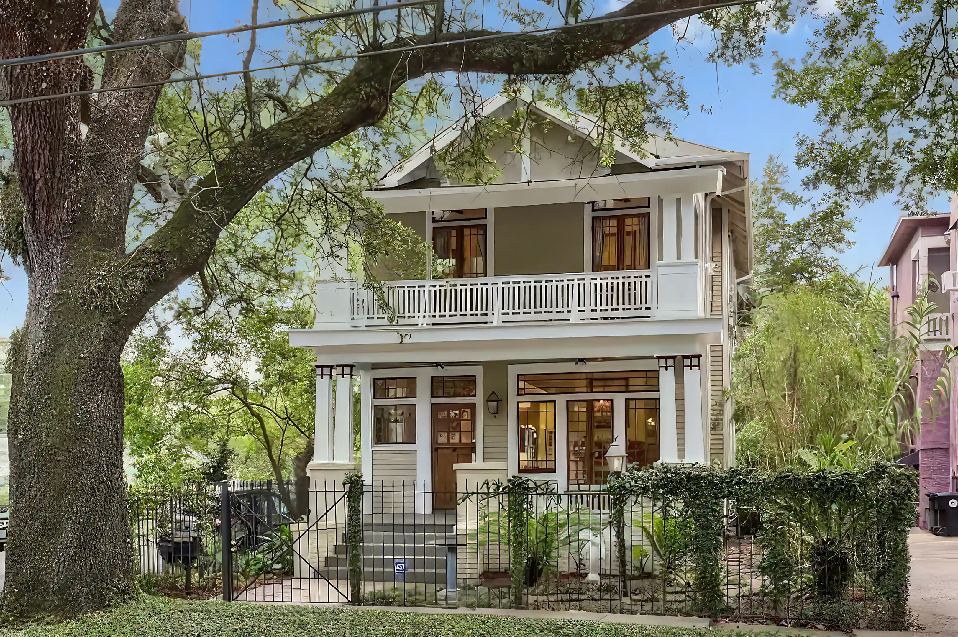 Historic Home for Sale in 1637 S. Carrollton Avenue, New Orleans, Louisiana, USA