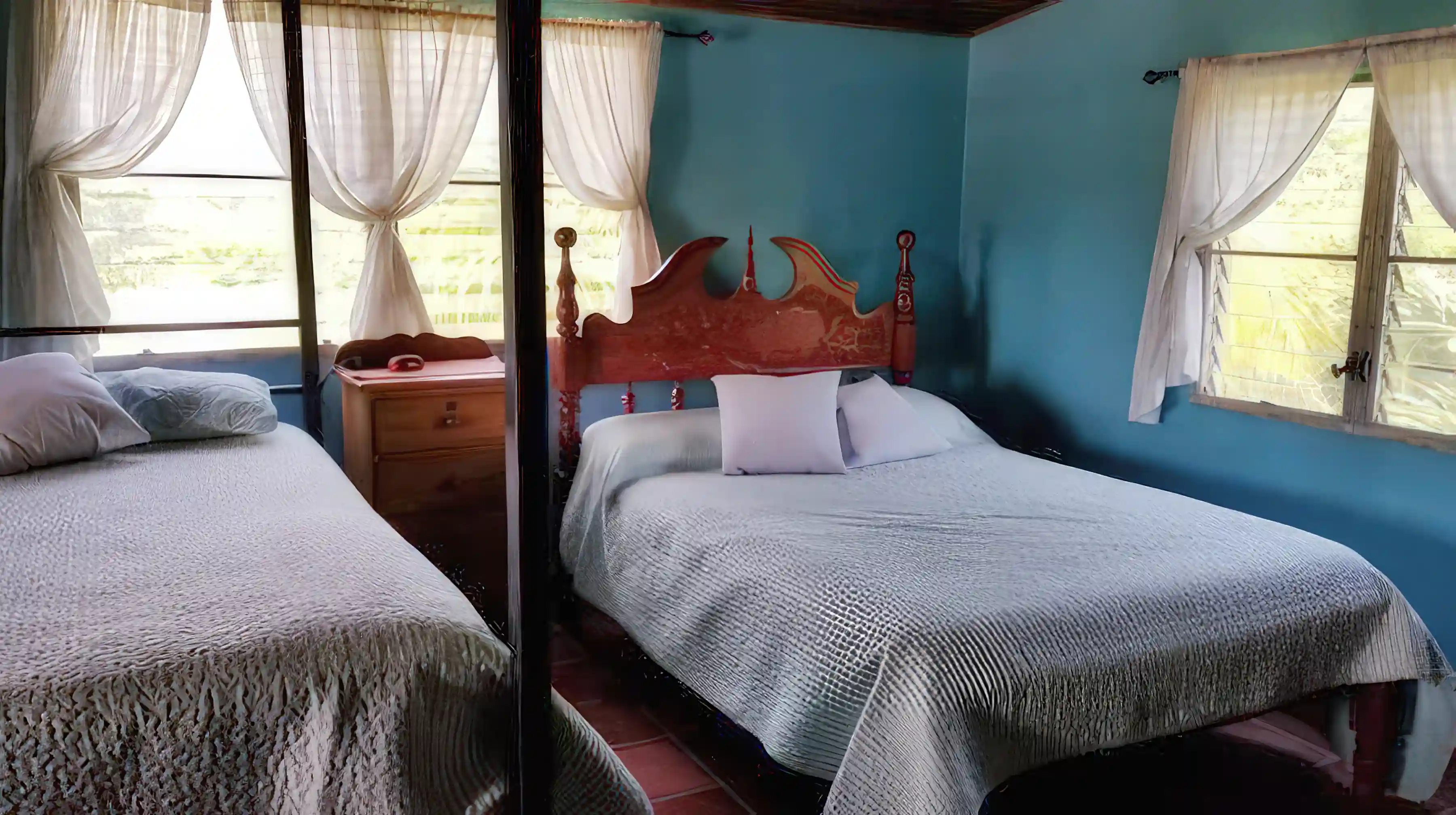 2nd floor apartment bedroom, one queen - one double bed