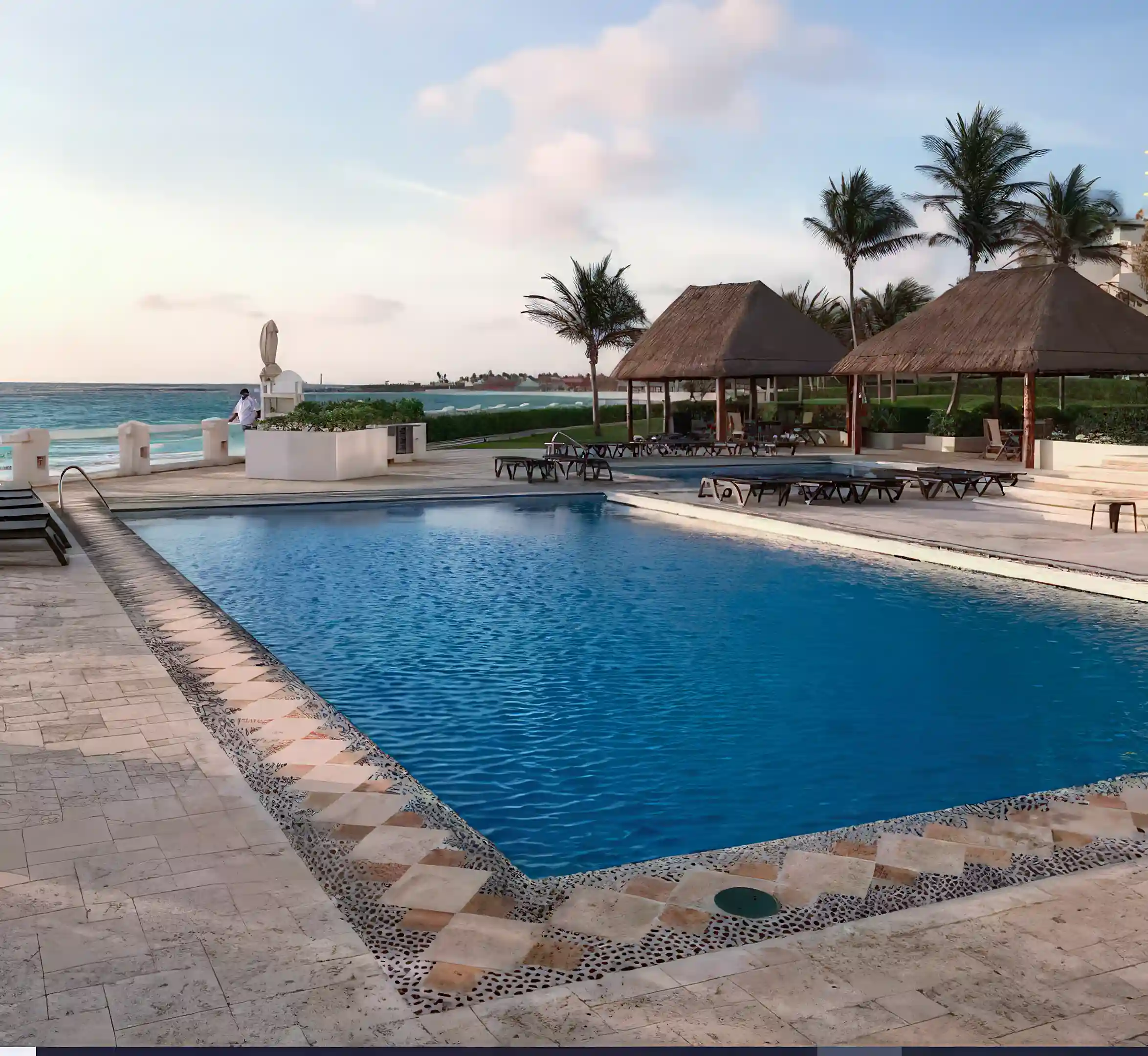 Townhouse Villa for Sale and Rent in Blud. Kukulcan Km 20, Cancun, Quintana Roo, Mexico