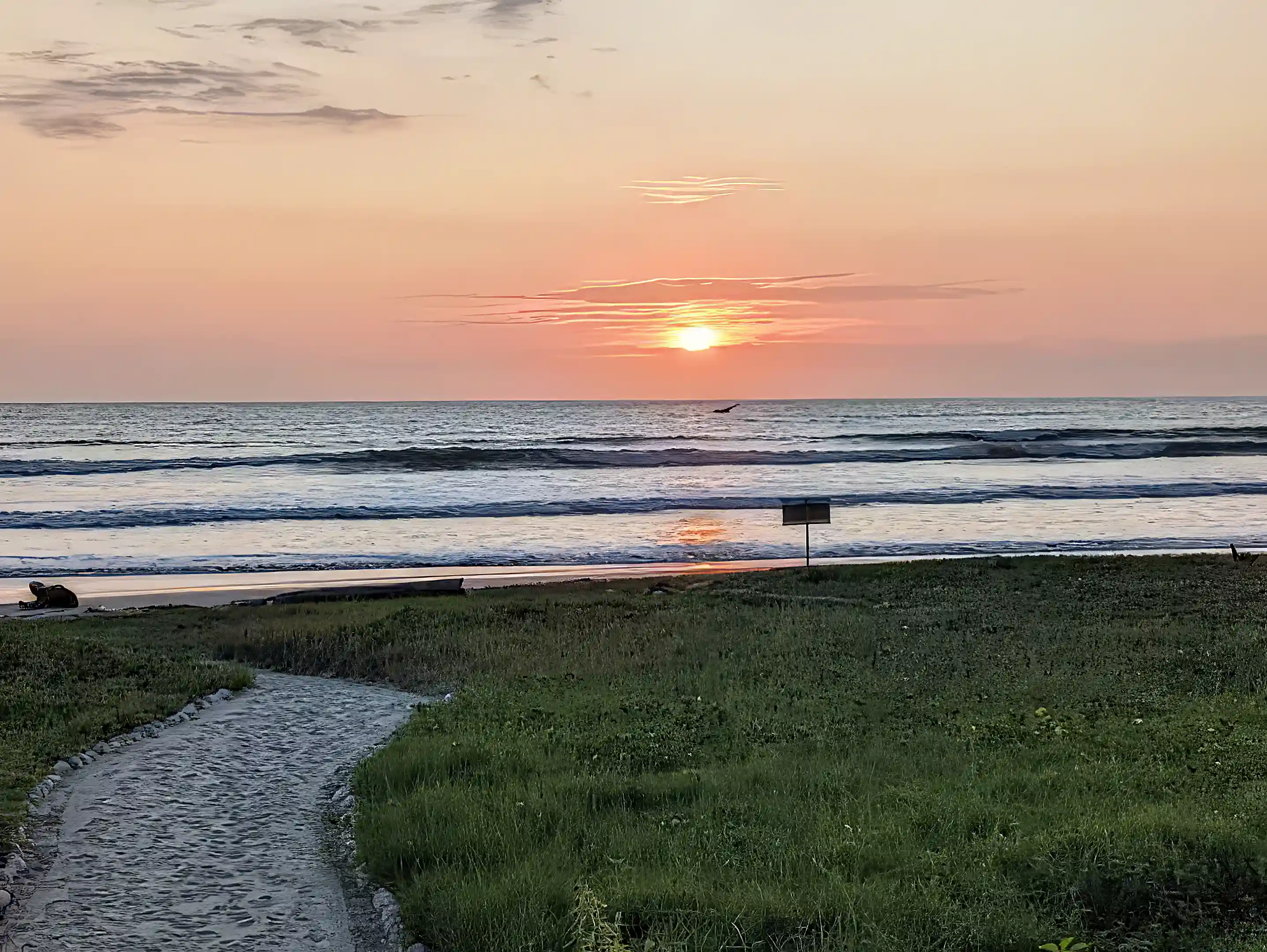 Waterfront Condo for Sale and Rent in Canoa, Manabi, Ecuador