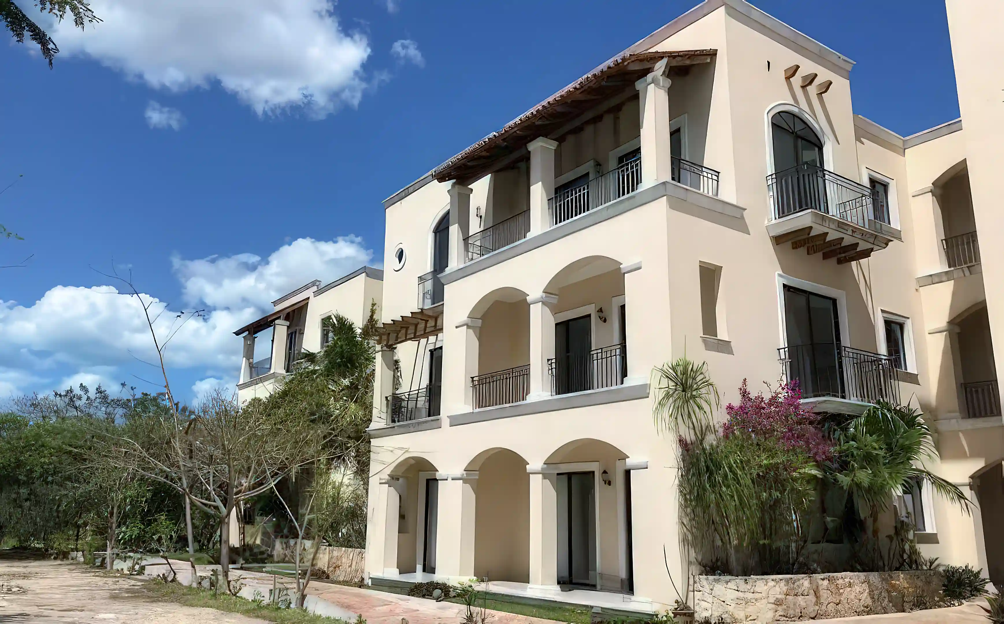 メキシコ　ホーム Condo Apartment for Sale in Flamingo Lakes Condos #204