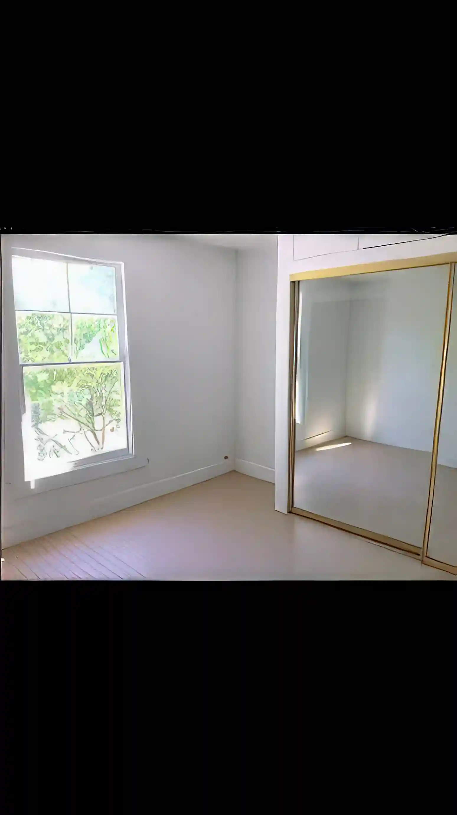 Upstairs Apartment Bedroom 1/5