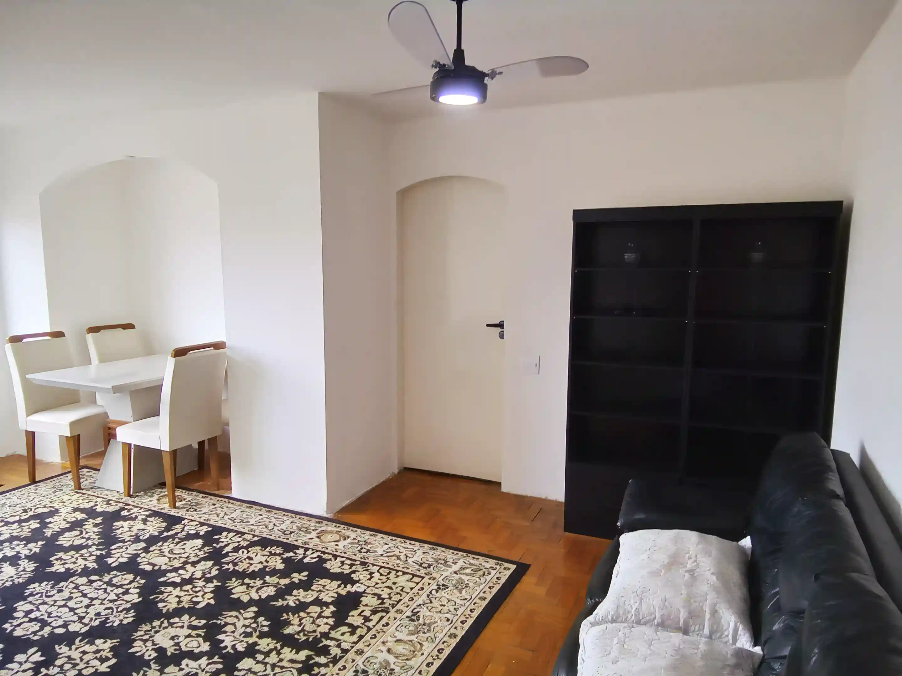 4 Bedrooms 2 Bathrooms Apartment for Sale in Rua Barão Do Rego Barros
