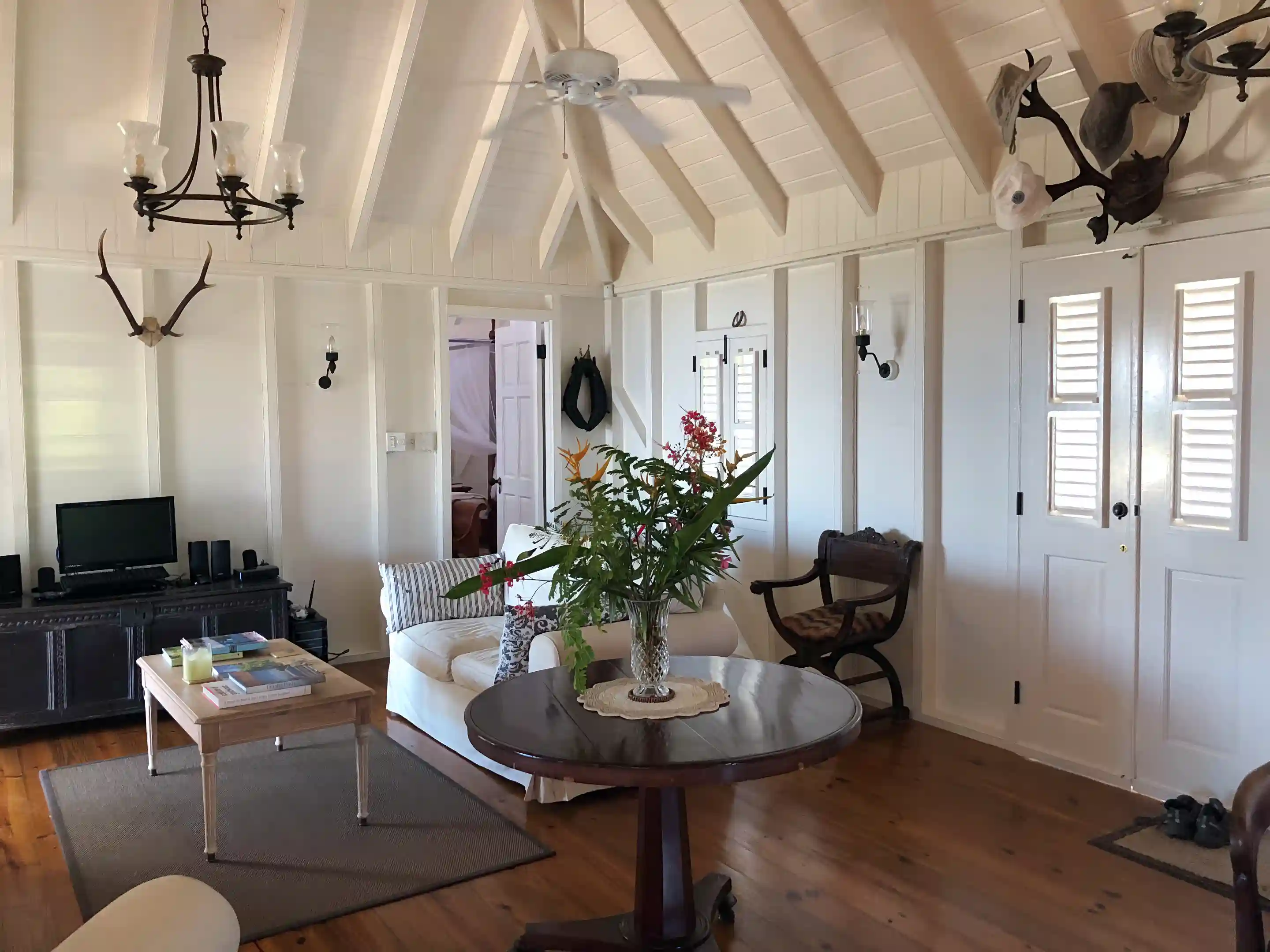Living/sitting room