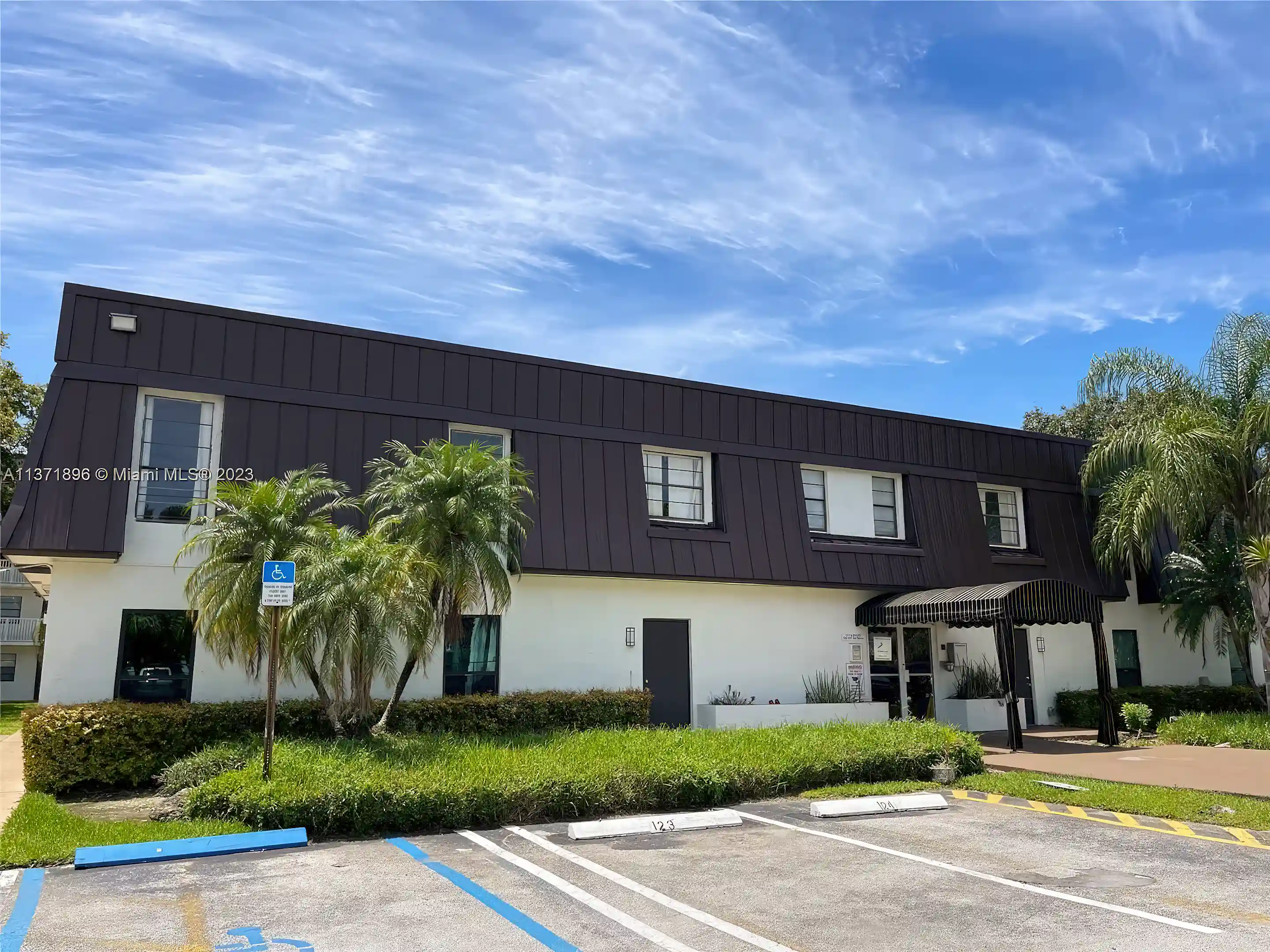 1 Bed, 1 Bath Condo for Sale for Sale in 500 Ne 2nd St 421, Dania