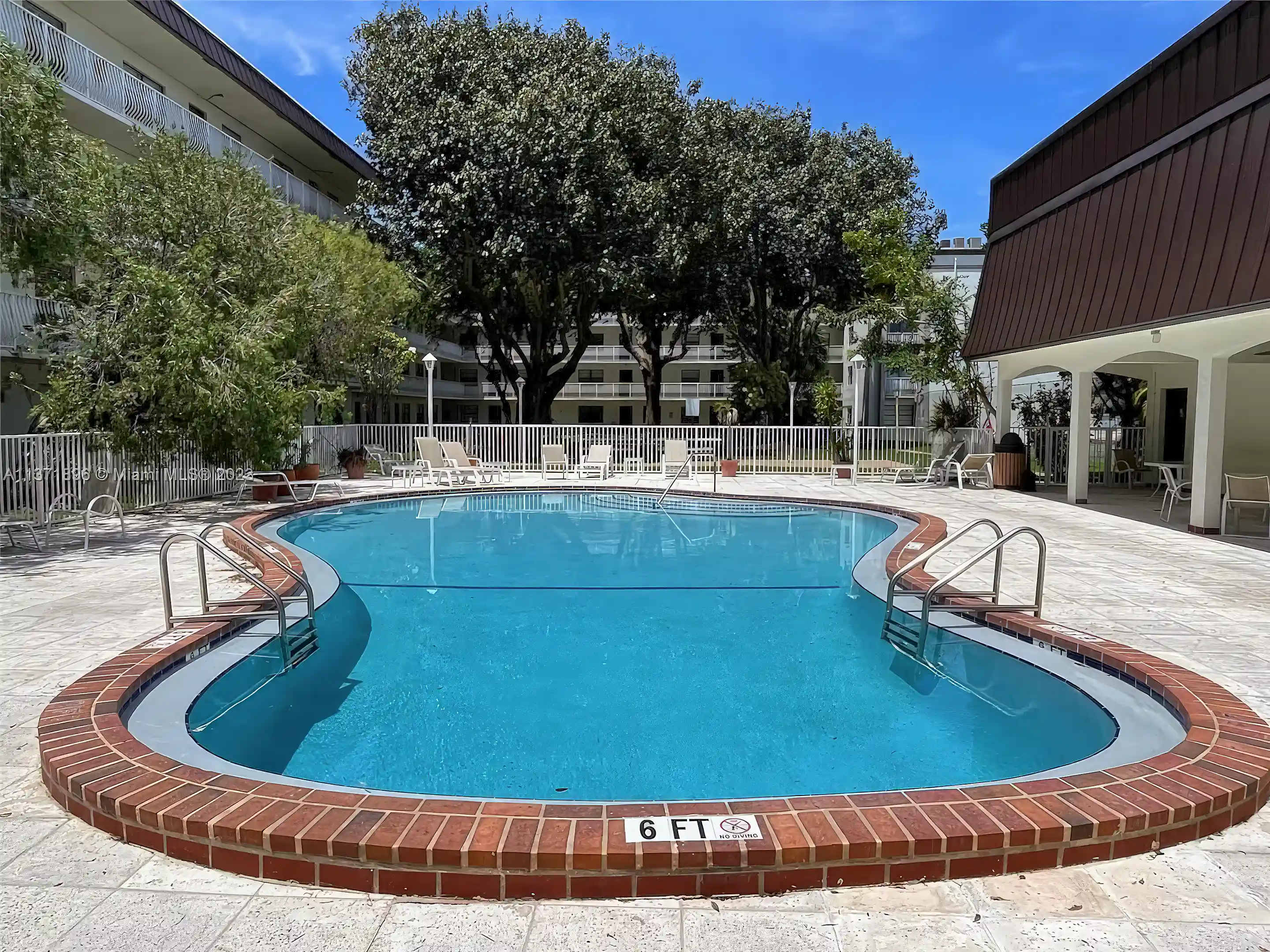 1 Bed, 1 Bath Condo for Sale for Sale in 500 Ne 2nd St 421, Dania
