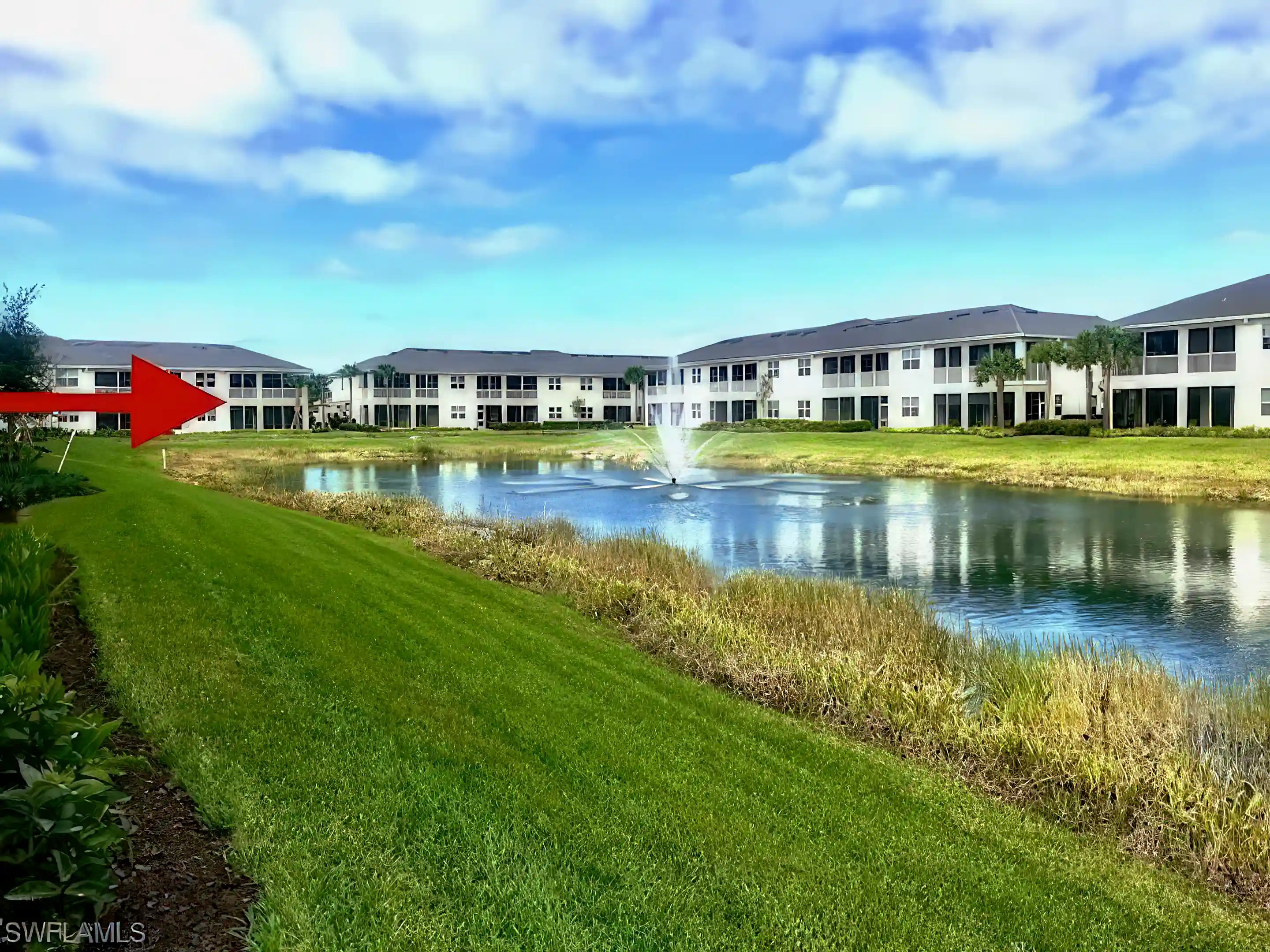 Townhouse for Sale in 6940 Avalon Cir 505, Naples, Florida, USA