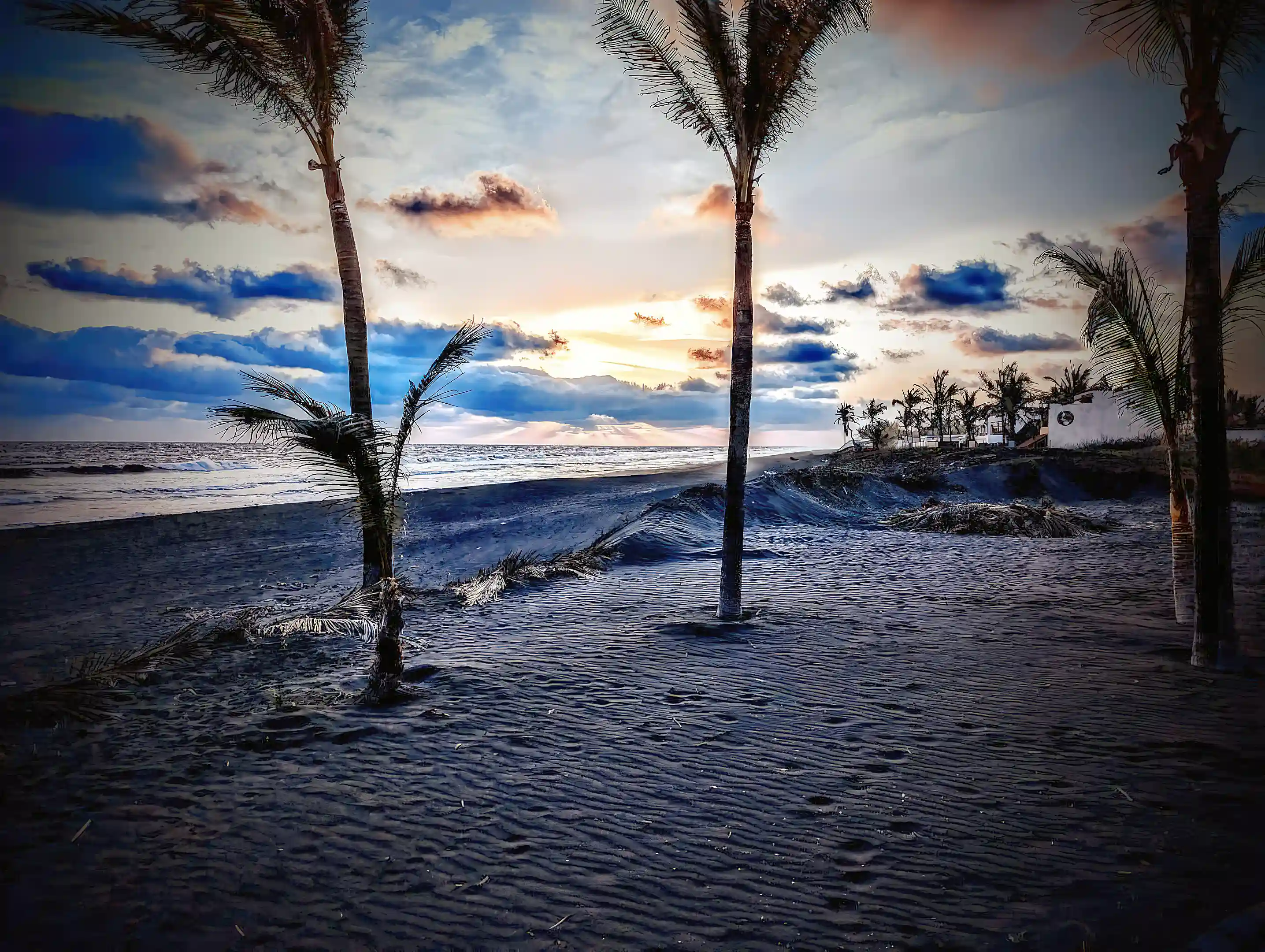 BEAUTIFUL SUNSETS EVERY NIGHT
CASA GOLDEN TURTLE