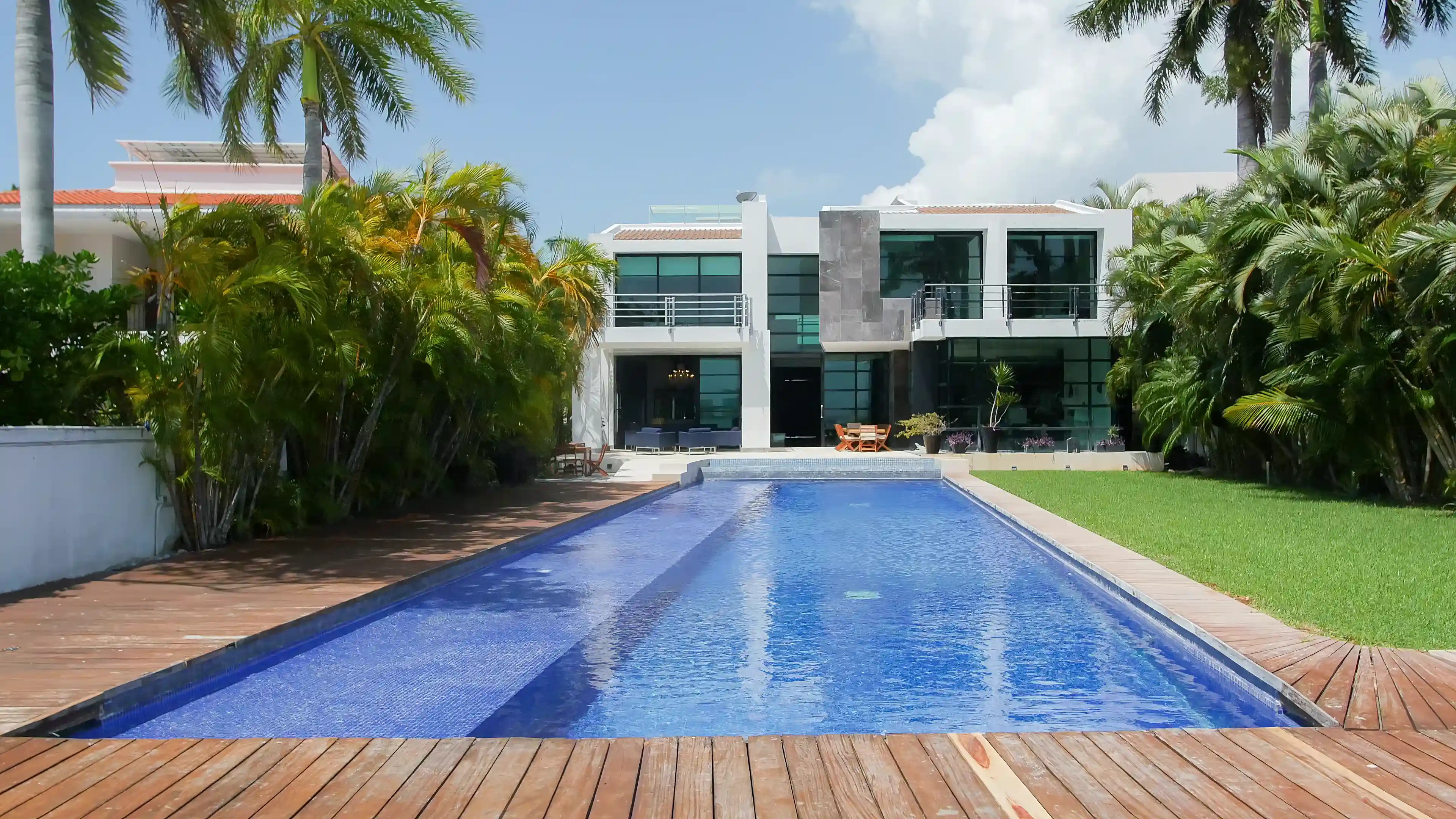 Lagoon Home for Sale in Sm 4 Calle Brisa Exterior #18-A, Cancun, Quintana roo, Mexico