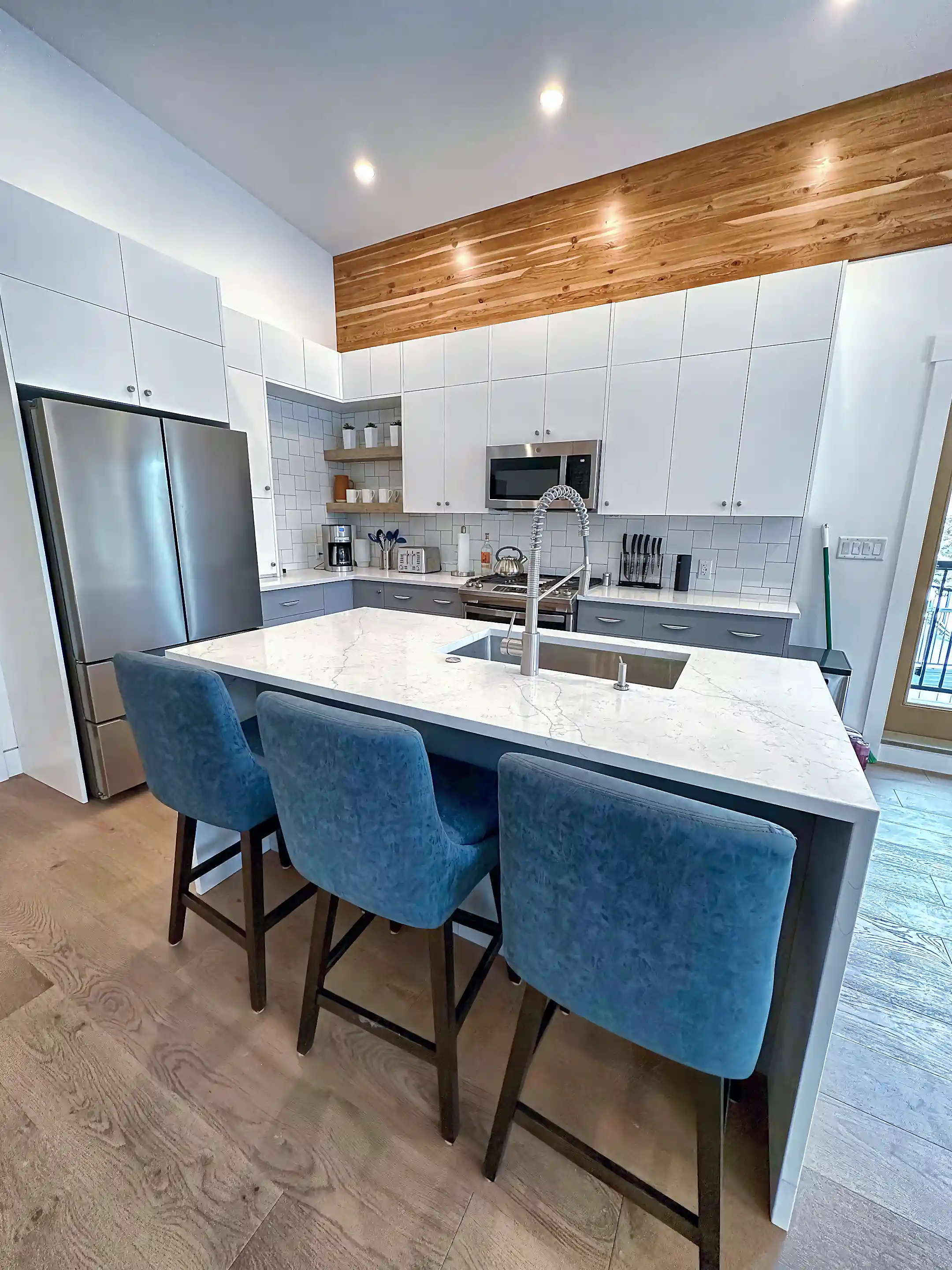 Ski Resort Home for Sale and Rent in 201 Rockcut Road, Rossland