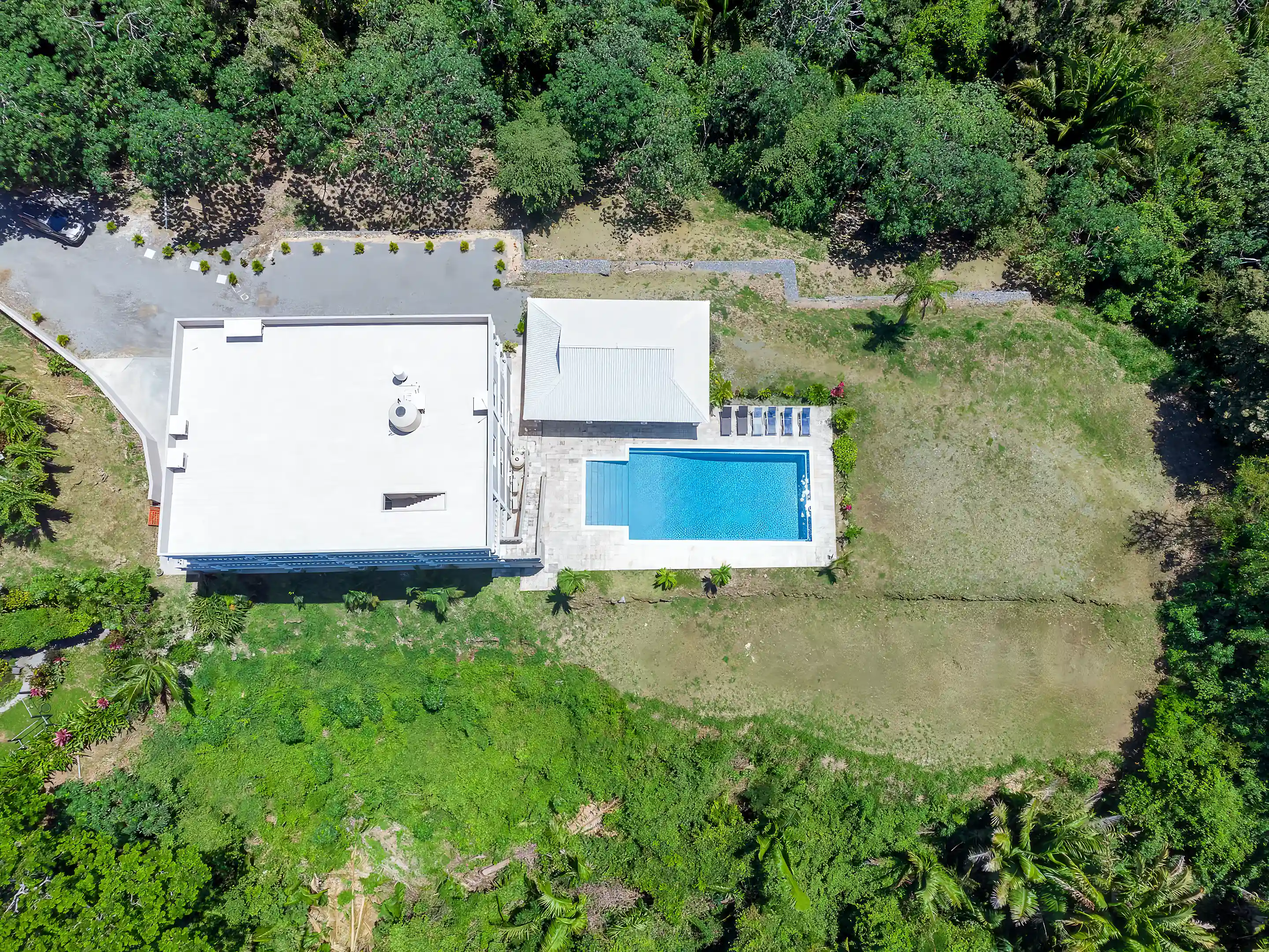 Commercial Building for Sale in Roatan, Bay Island, Honduras