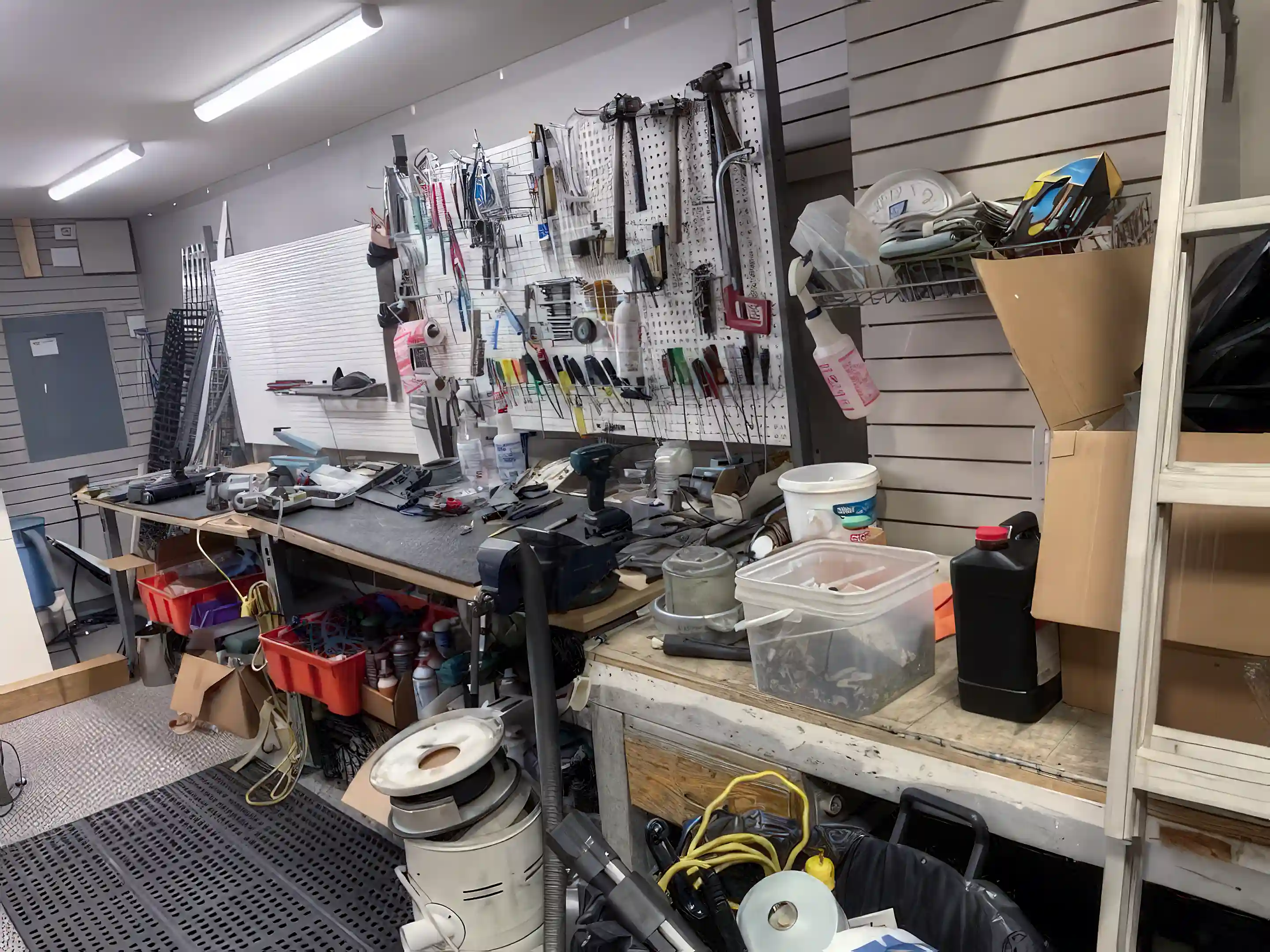 Retail Vacuum Store for Sale in 121771 Cooper Road, Kelowna, British