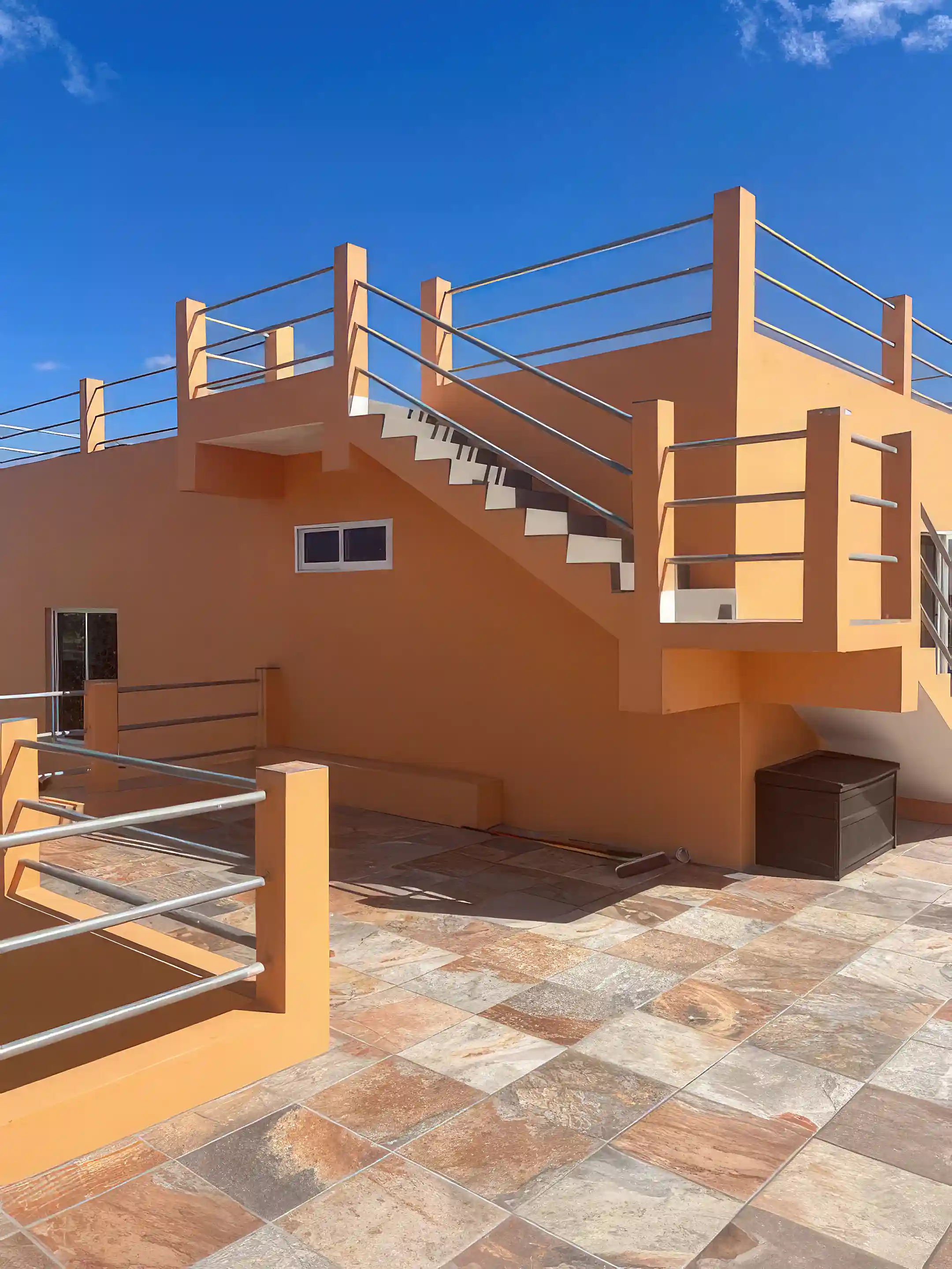 Easy access to the solar deck