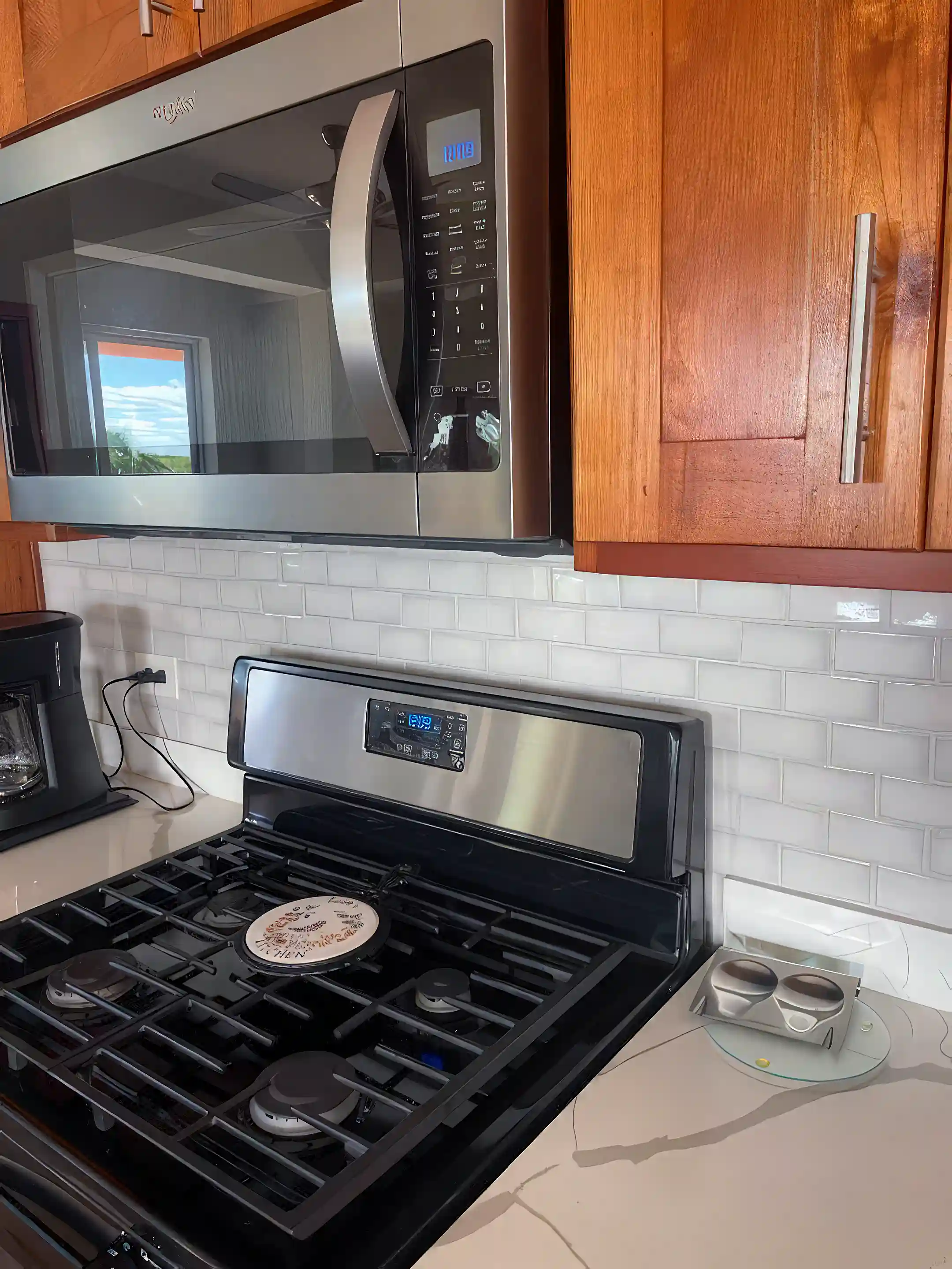 Tile back splash in kitchen on main level