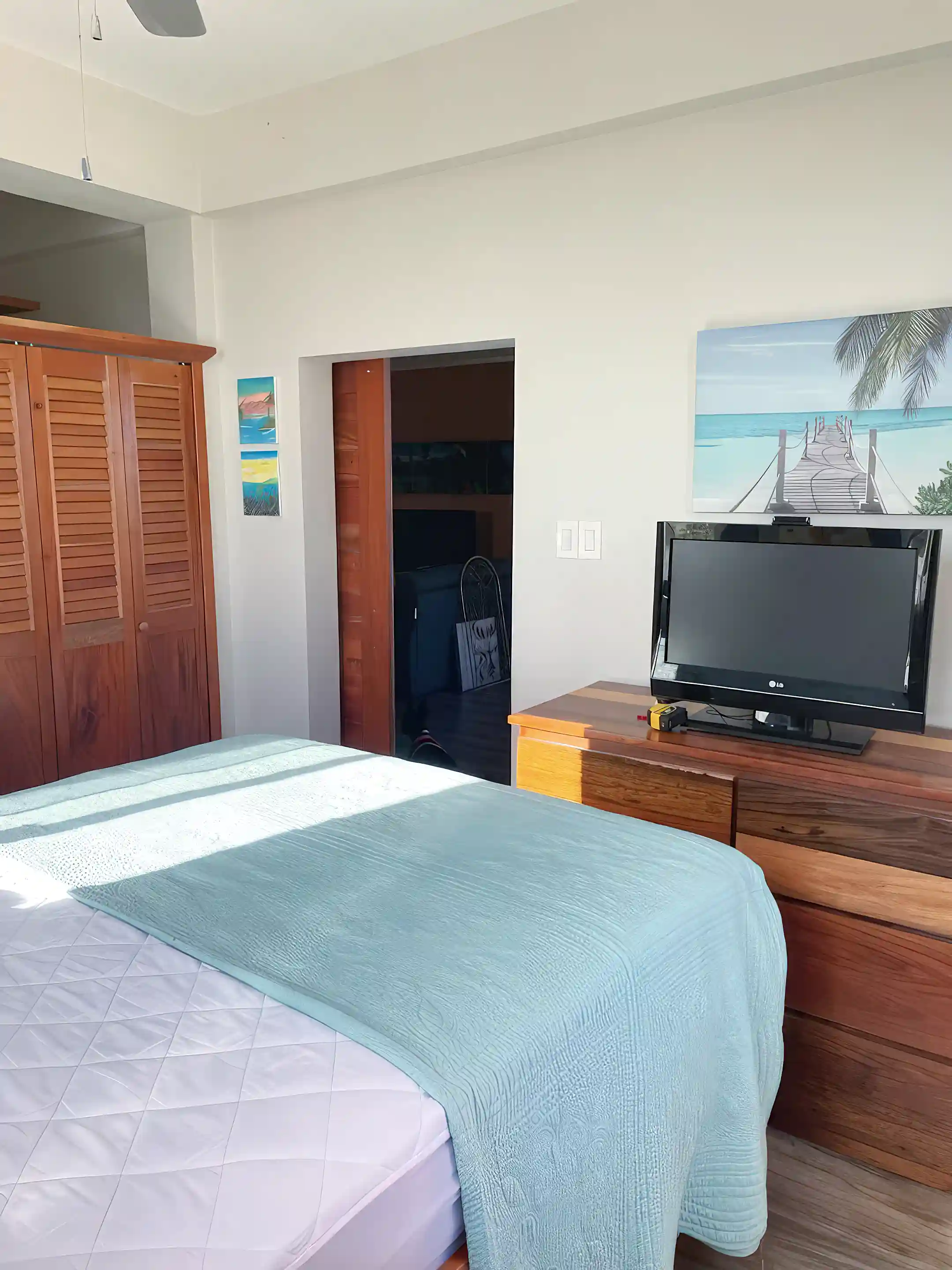 Queen bedroom in the apartment