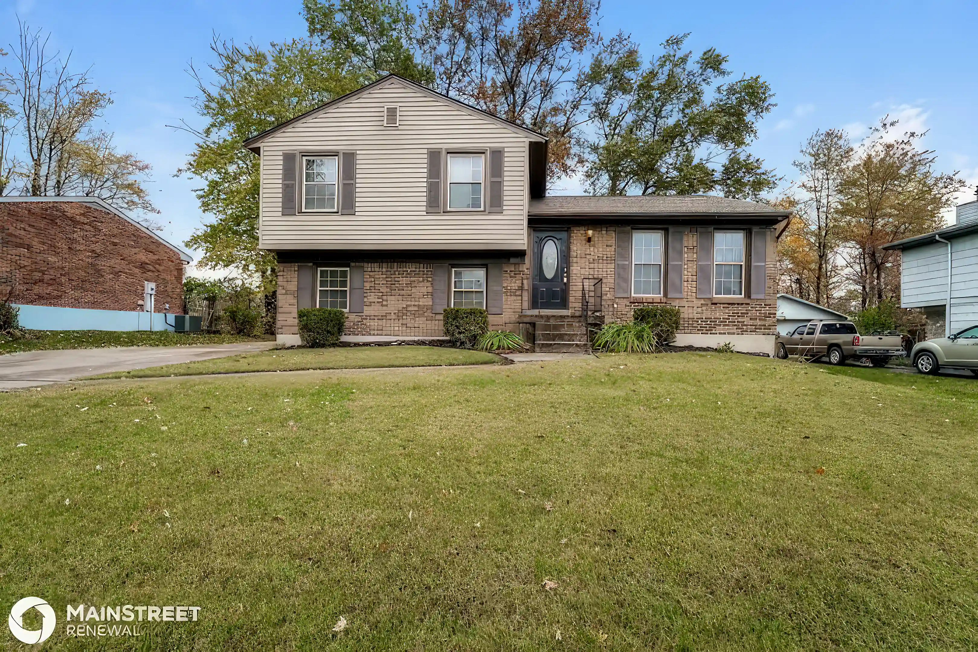 Home for Rent in 8011 Schroering Dr, Louisville, Ky, USA