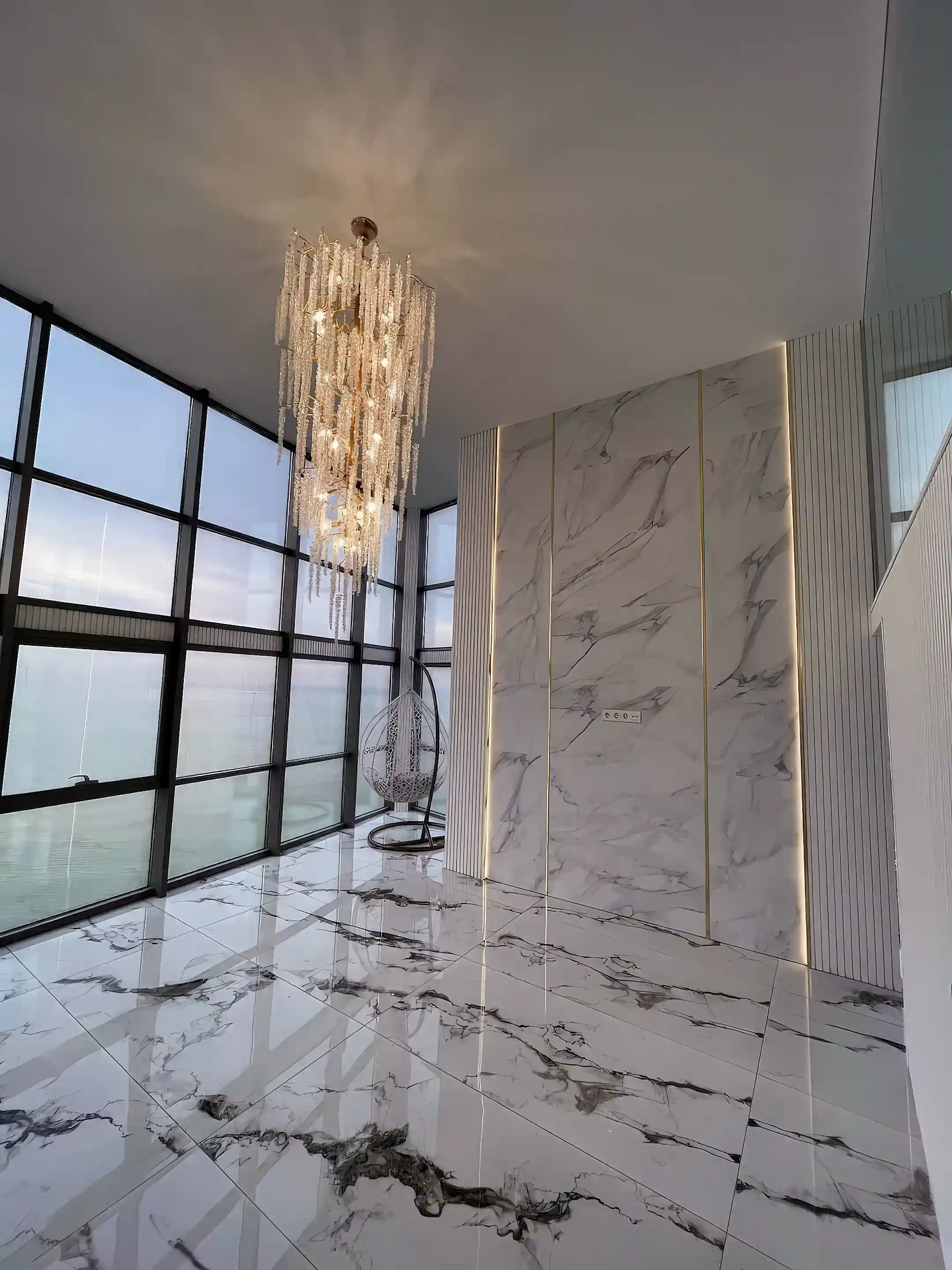 Living room, 4.5m. ceiling height