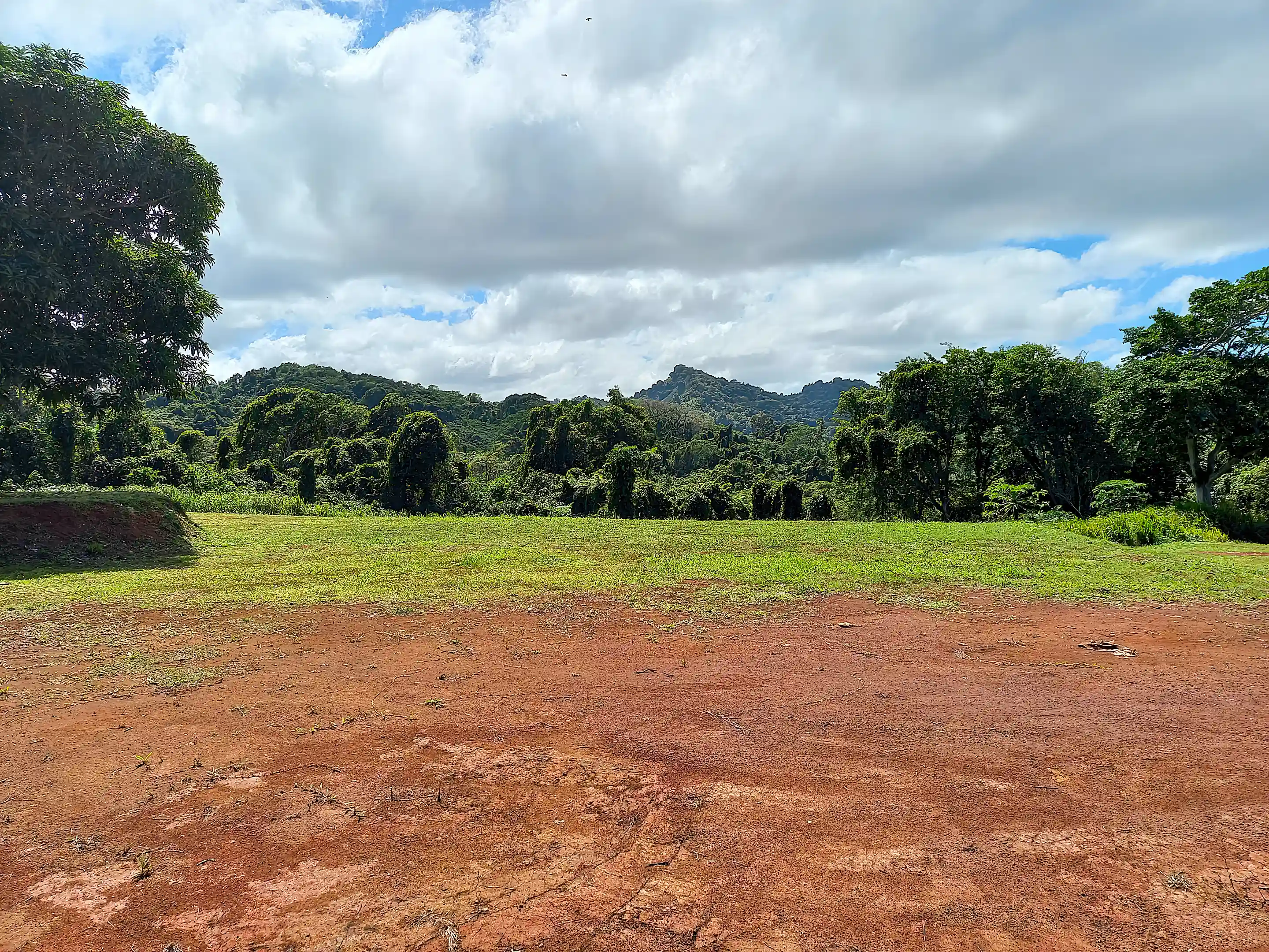Lot 18 has large buidling site ready to build