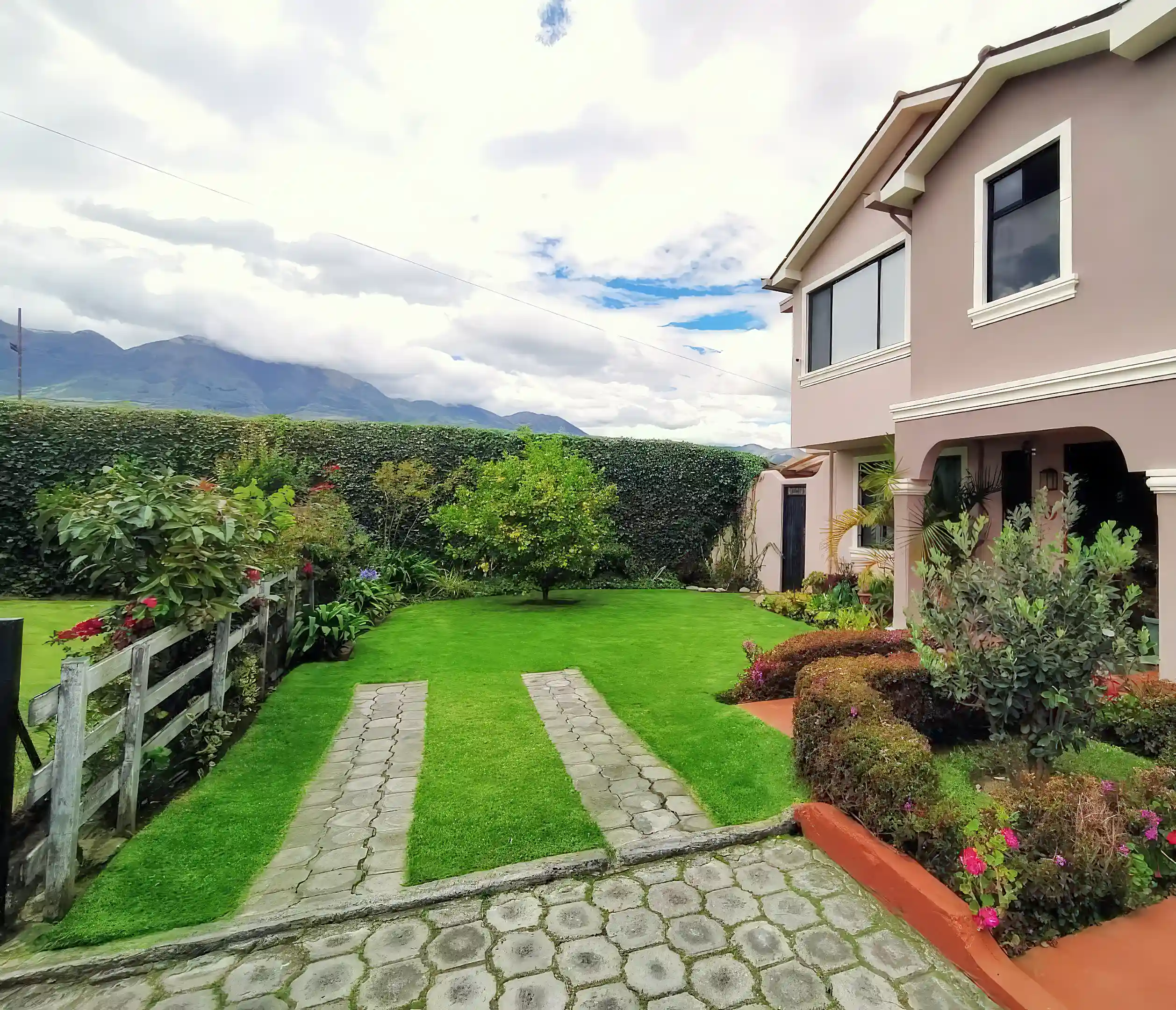 SemiDetached House for Sale in Eloy Alfaro, Cotacachi, Imbabura, Ecuador