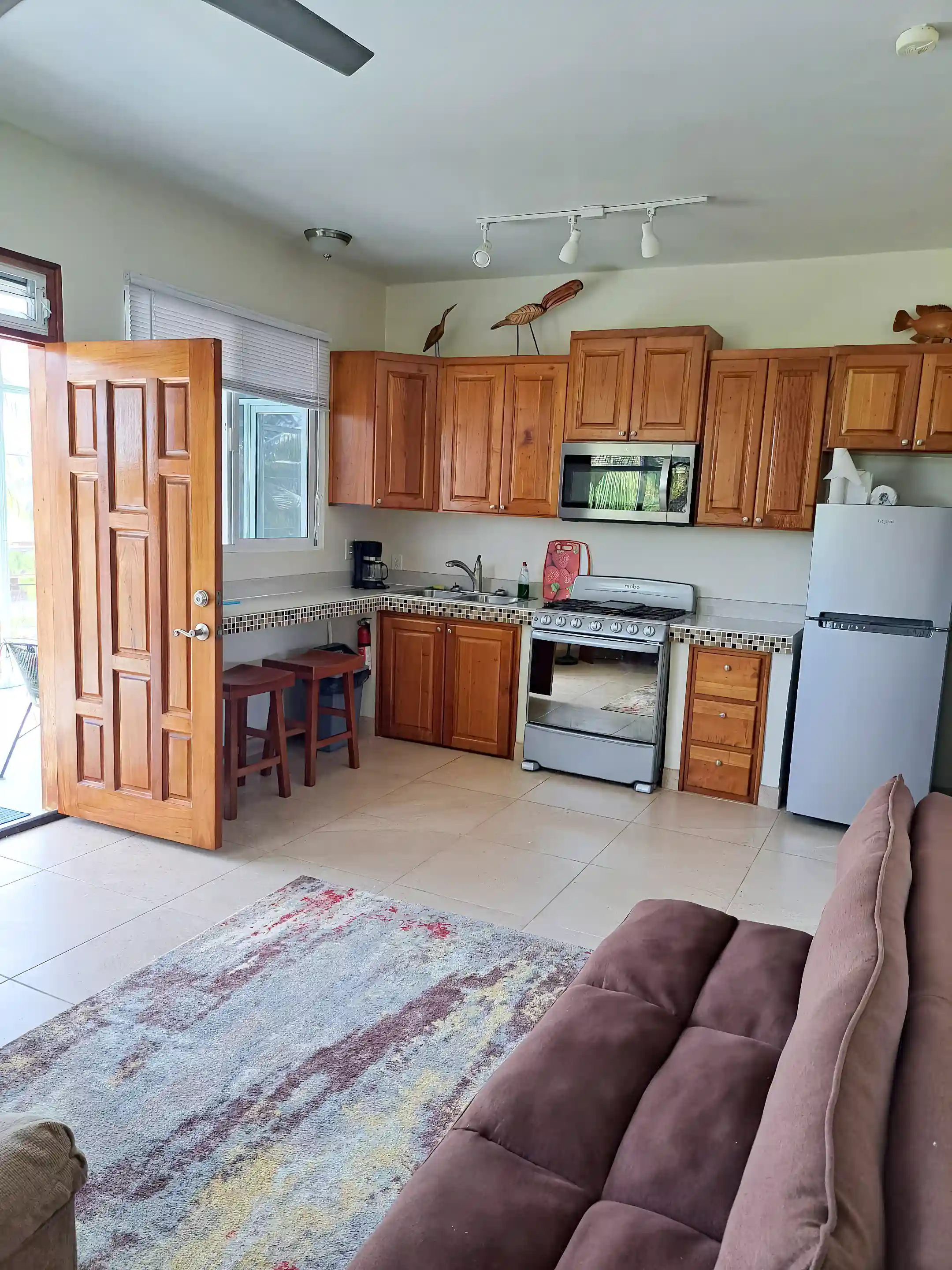 1 bed 1 bath apartment kitchen