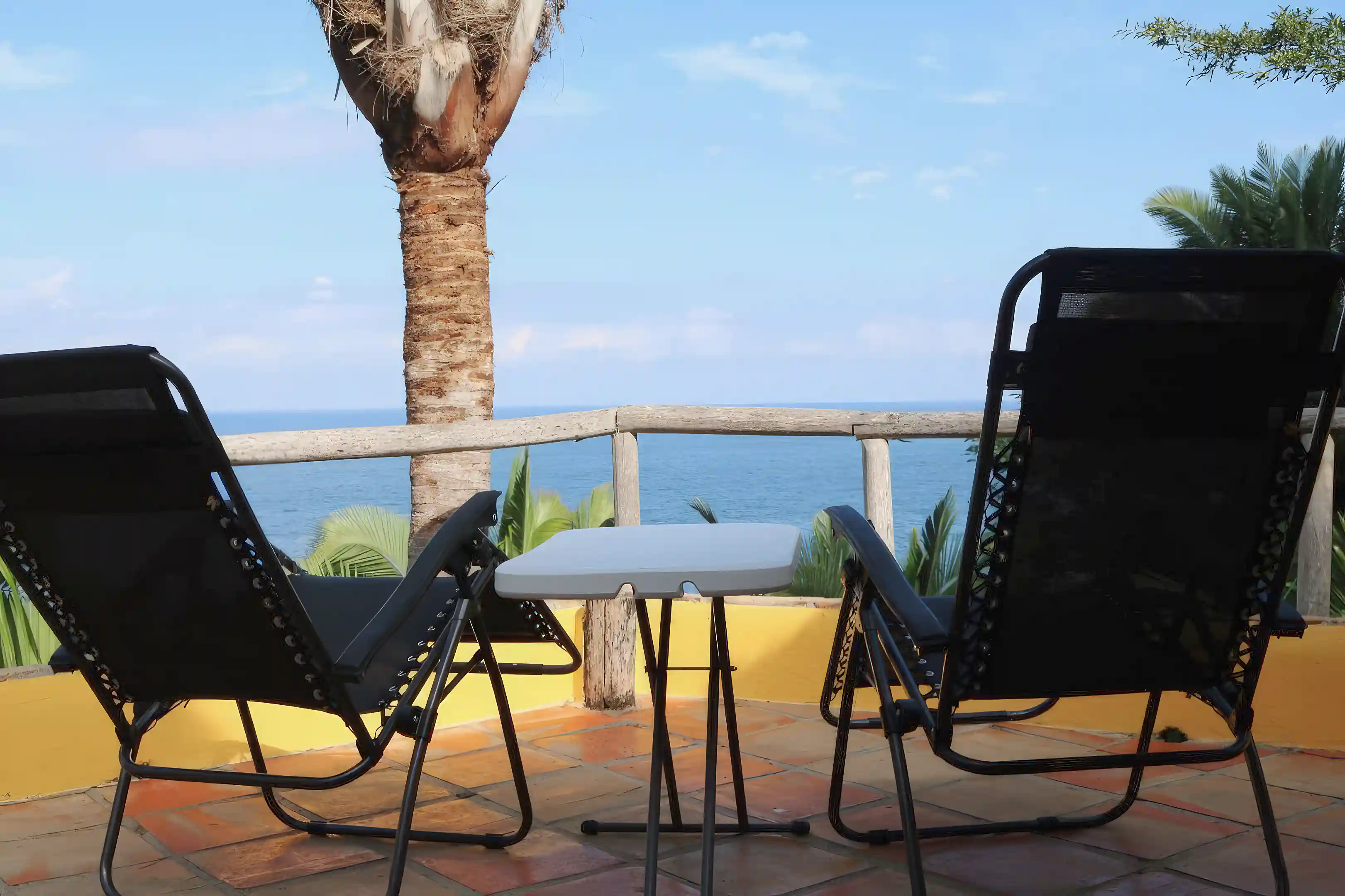 Photo inspiration: Picture Idea: Off Grid Beach Home For Sale And Rent In Los
