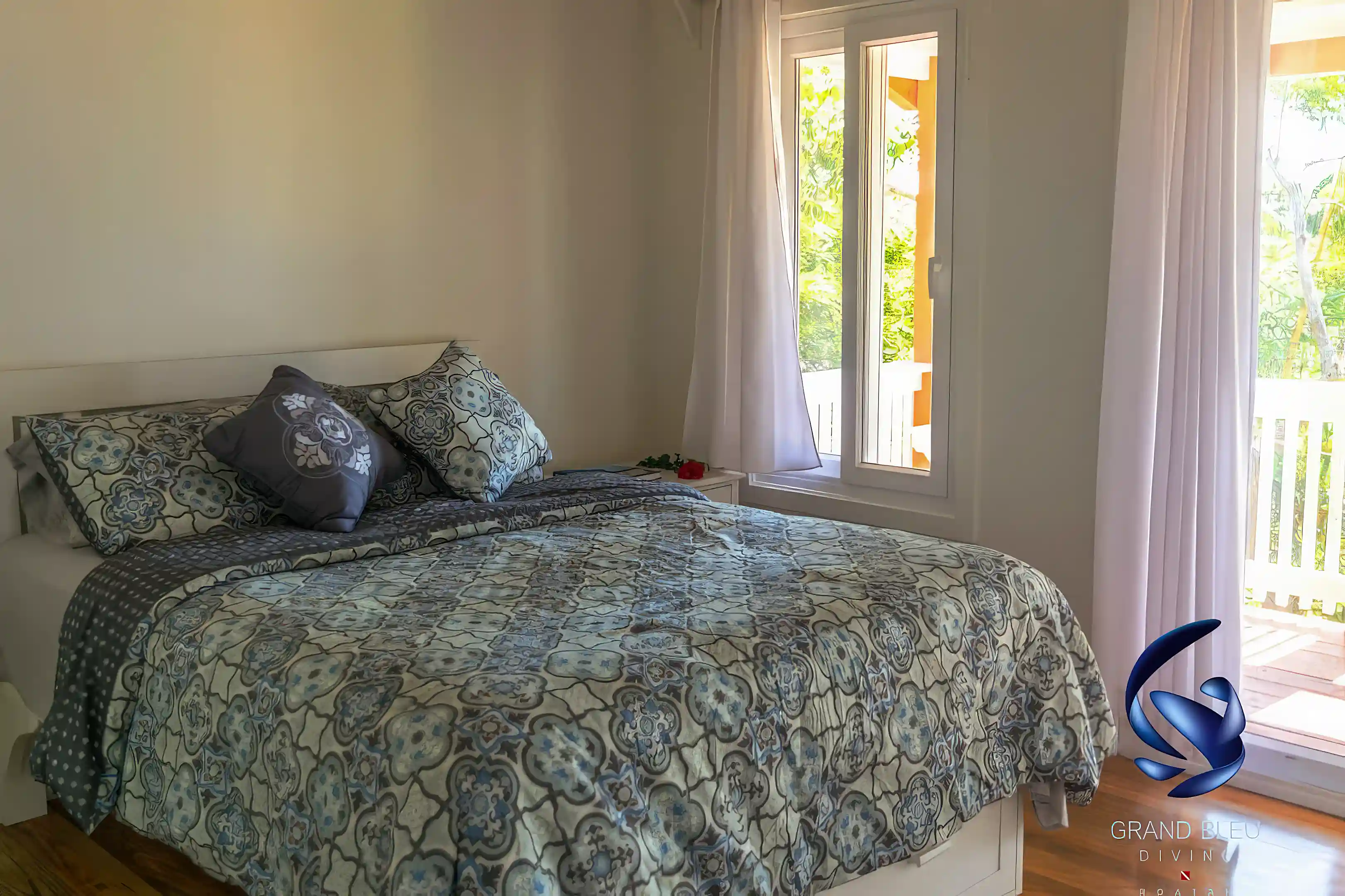 Dive Resort for Sale in Sandy Bay, Roatan, Honduras