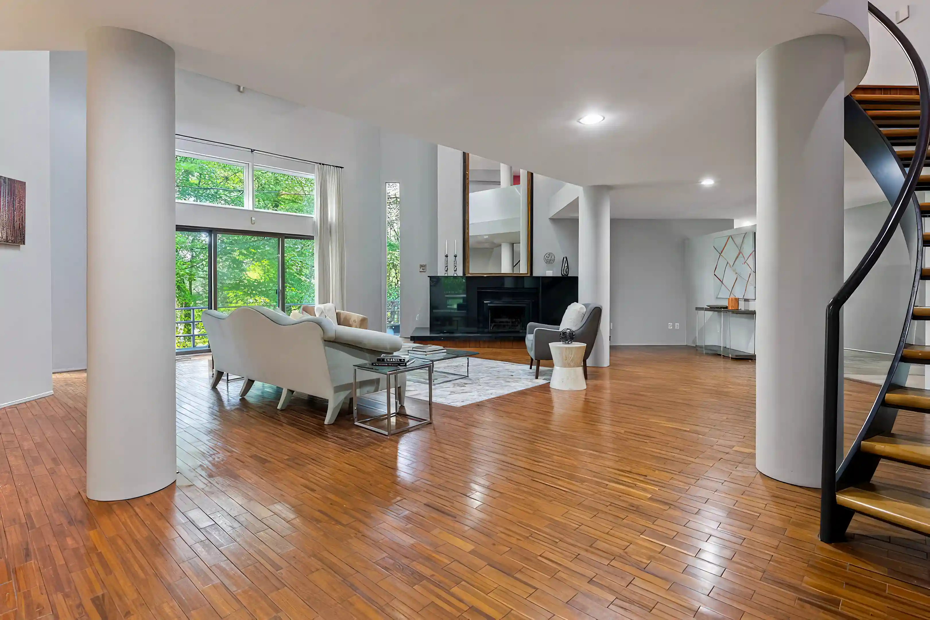 Luxury Home for Sale in 236 Harriman Road, Irvington, New York, USA