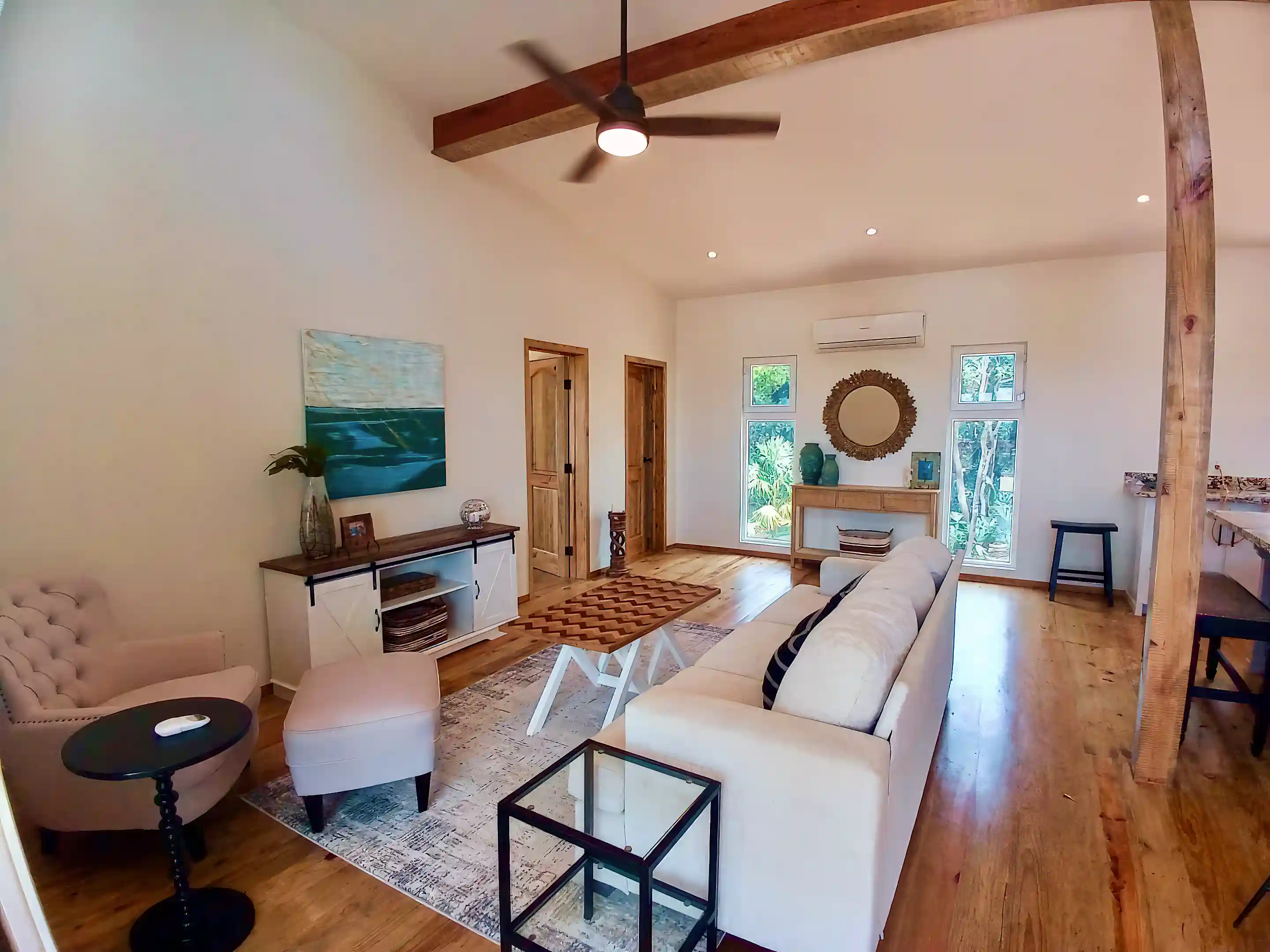 Beach House for Sale in Utila, Bay Islands, Honduras