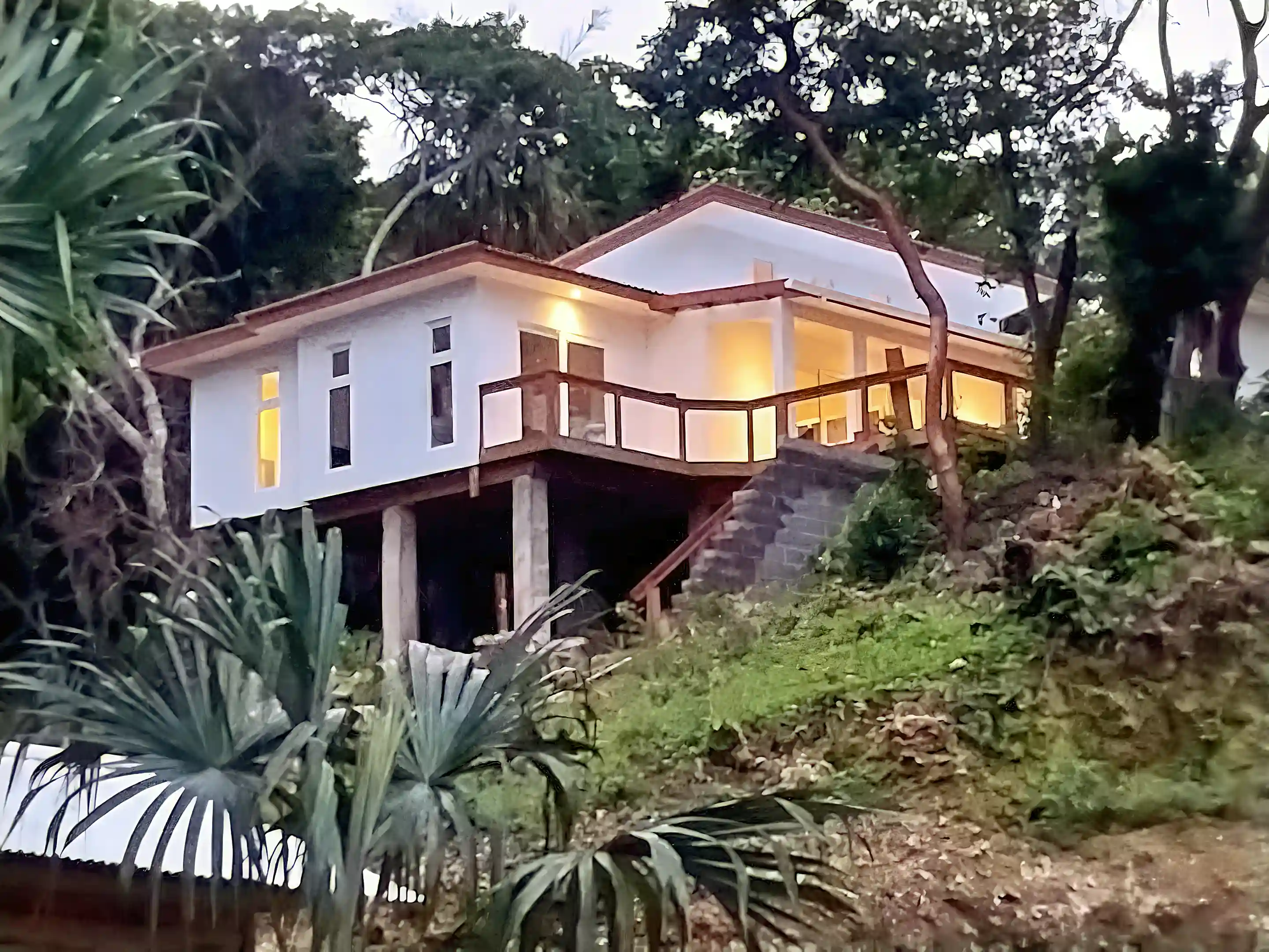 Beach House for Sale in Utila, Bay Islands, Honduras