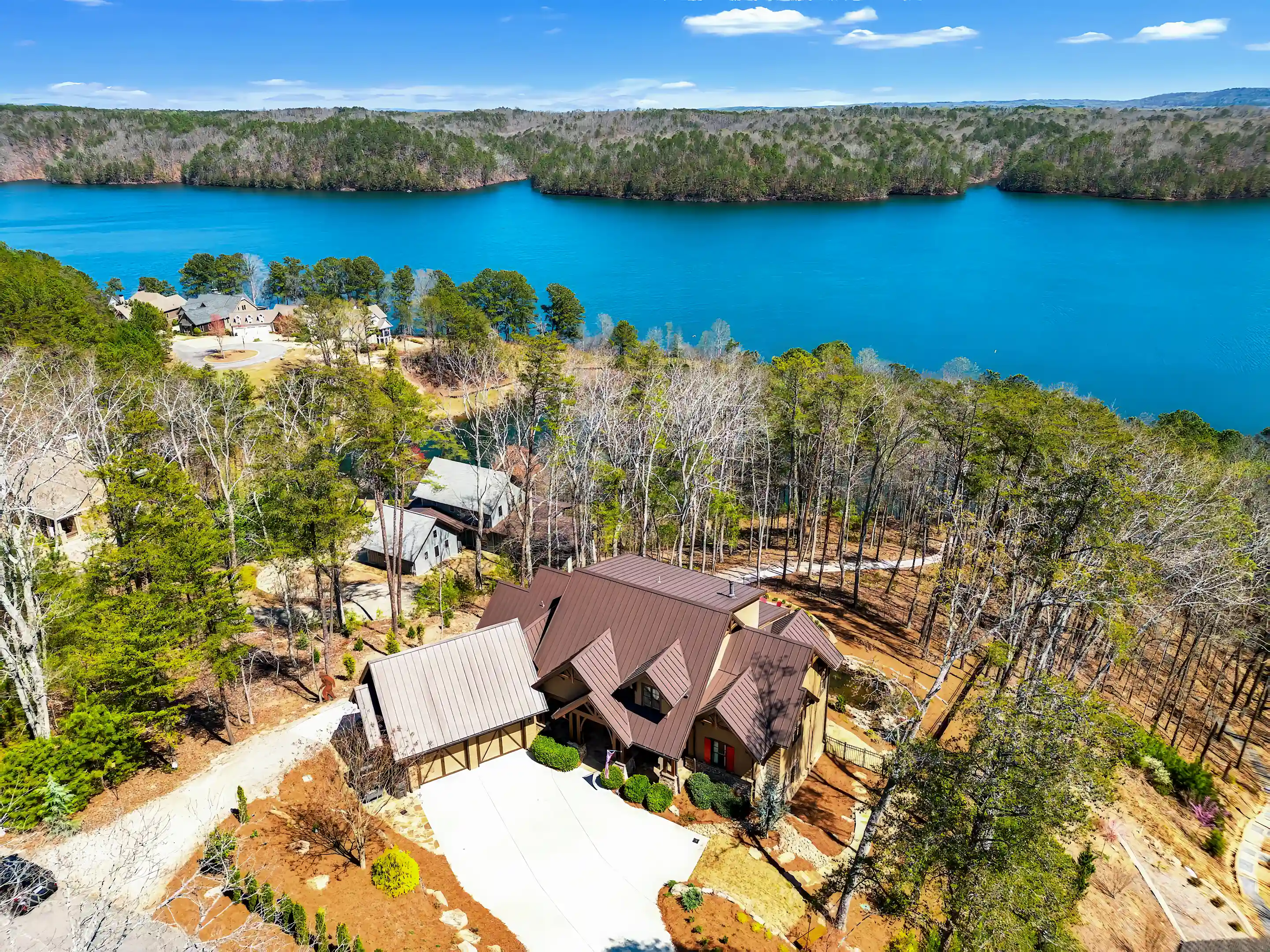 Lake Home for Sale in 413 Ridgewater Ln, Lake Arrowhead, Waleska, Cherokee County, Georgia, USA