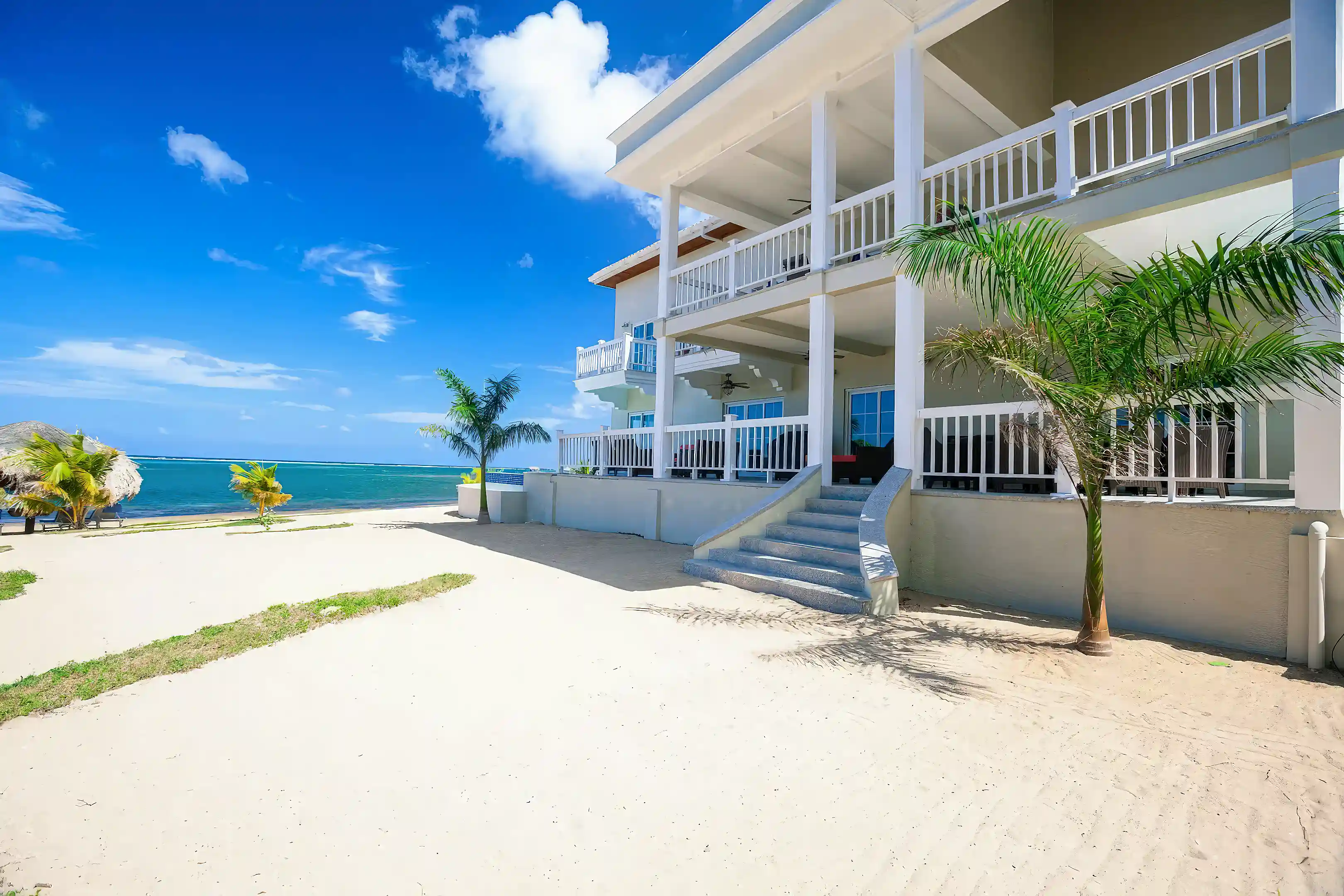 View of Luxury Beachfront Condo for Sale in Sandy Bay, Lawson Rock, Roatan, Bay ...