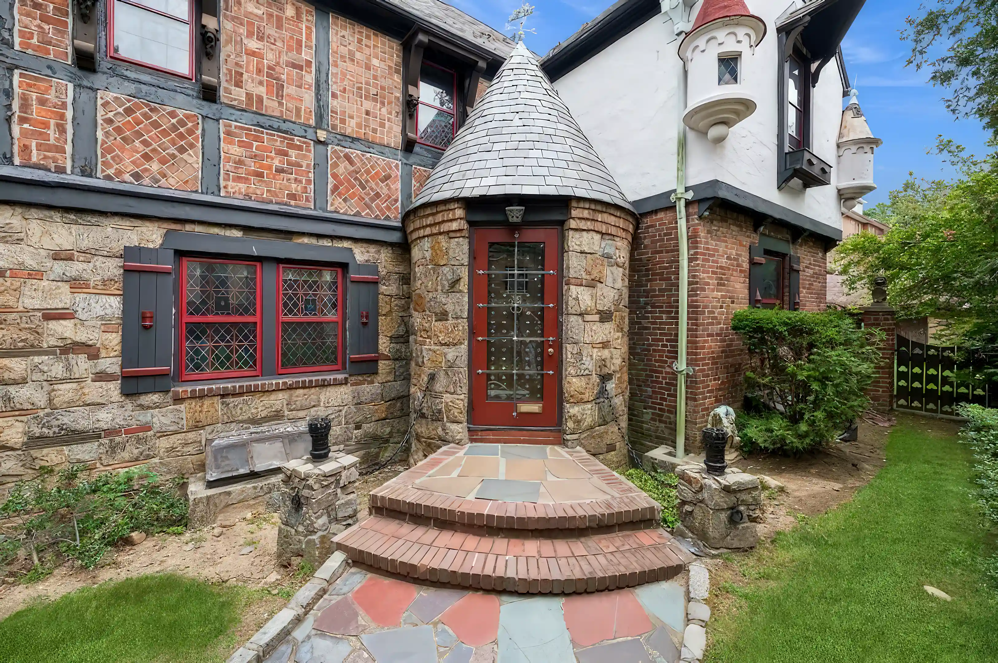 Welcoming Front Entrance with Beautiful Front Door