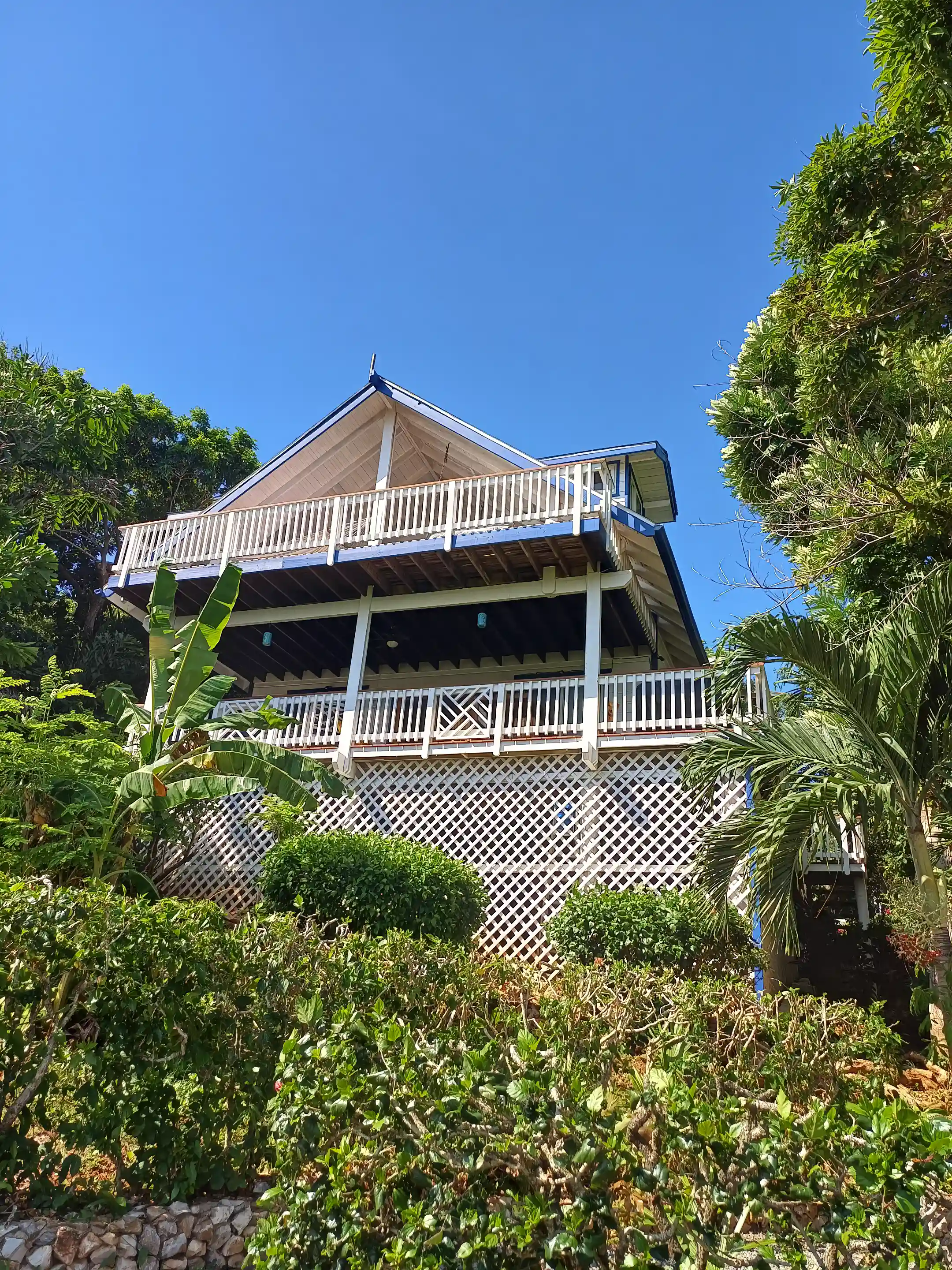 2 Bedroom House for Sale in Turrets, Turtle Crossing, West Bay, Roatan, Bay Islands, Honduras