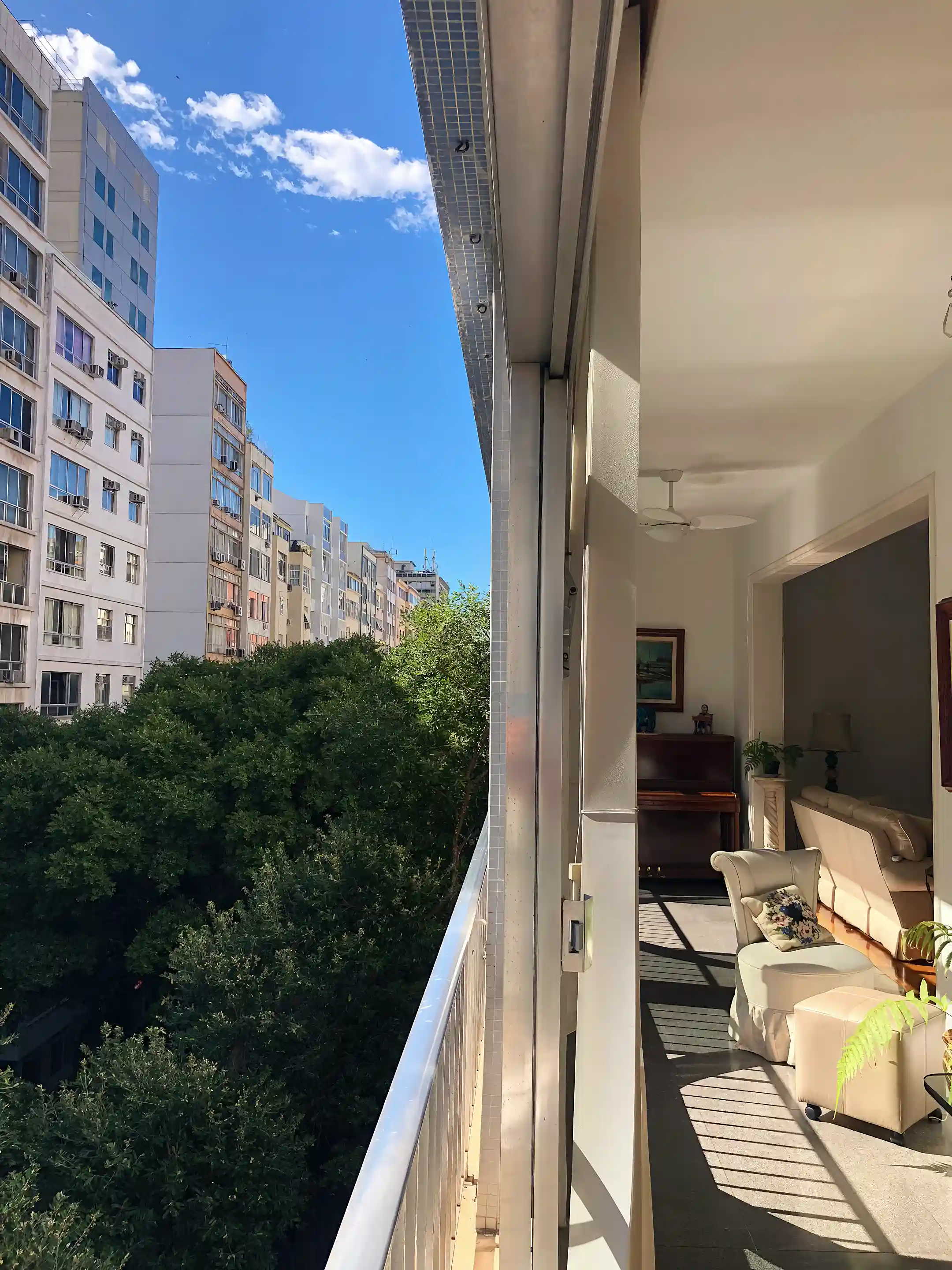 4 Bedroon Apartament for Sale in Constante Ramos Street, Copacabana, Rio de Janeiro, Brazil