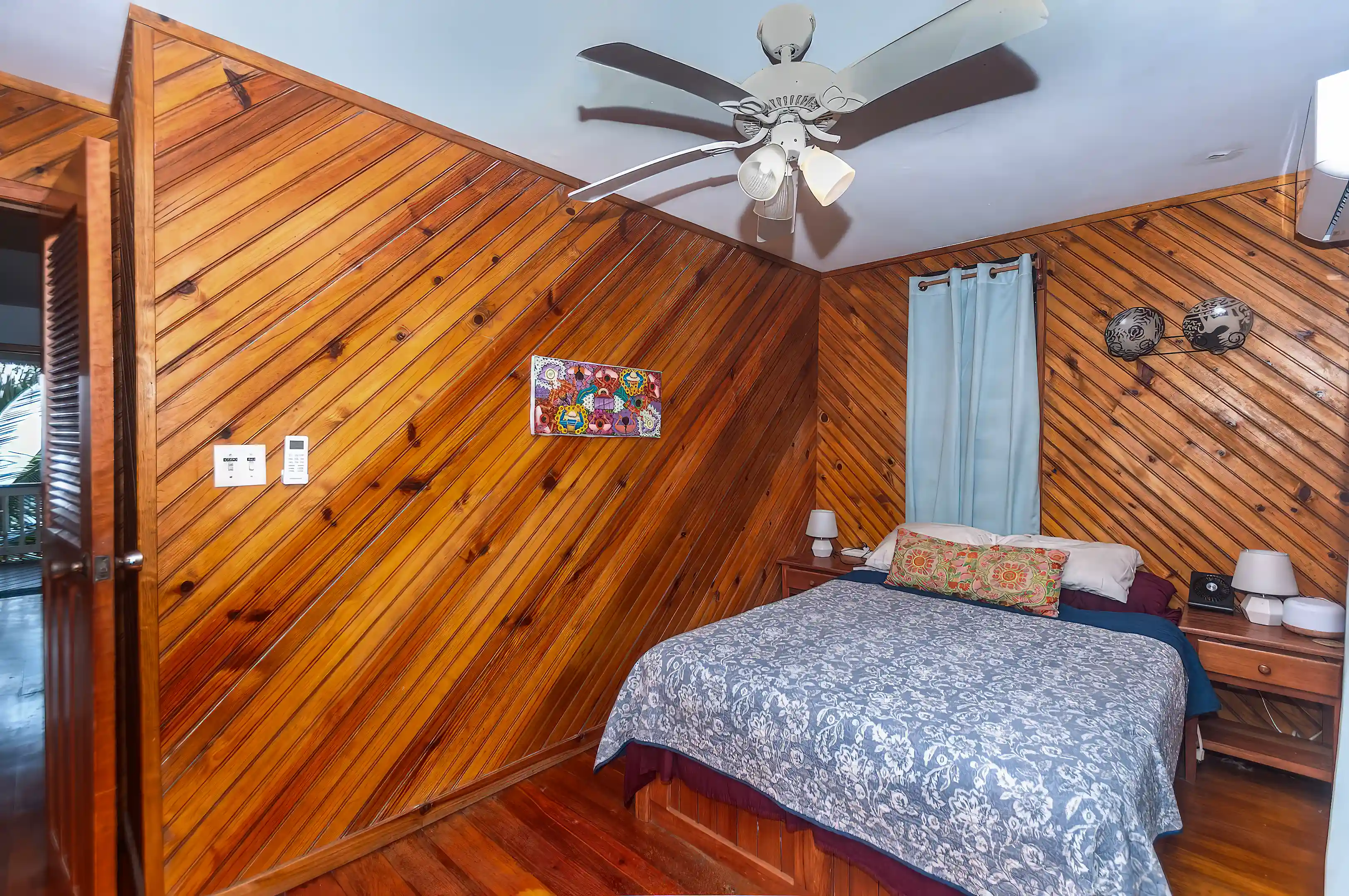 Home for Sale in Turtle Crossing, West Bay, Roatan, Bay Islands, Honduras