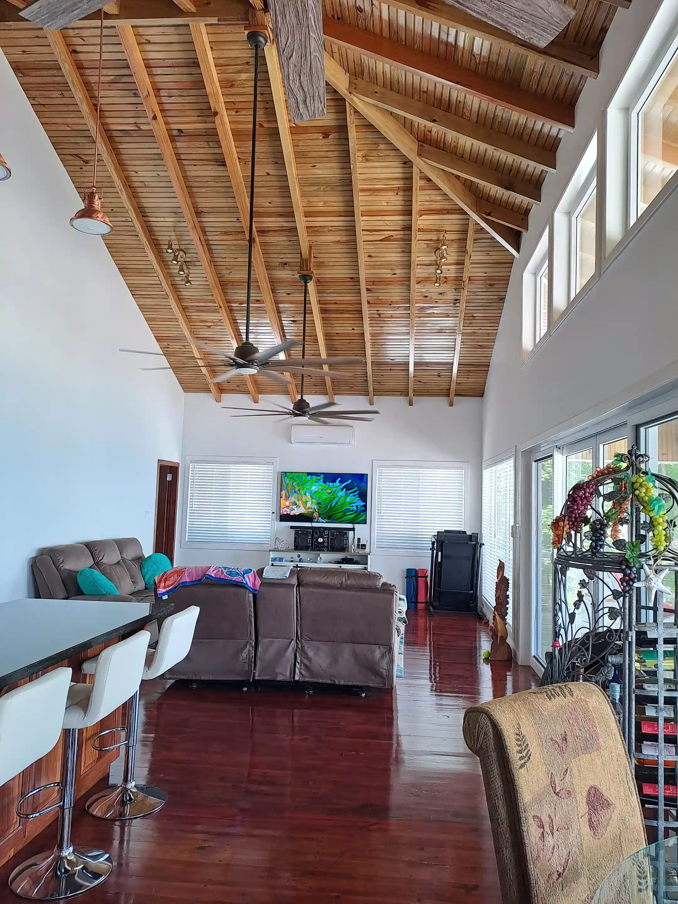 Curated visual reference: Luxury Off Grid Island Resorts Reference: Luxury Off Grid Beach House For Sale In Pine Point