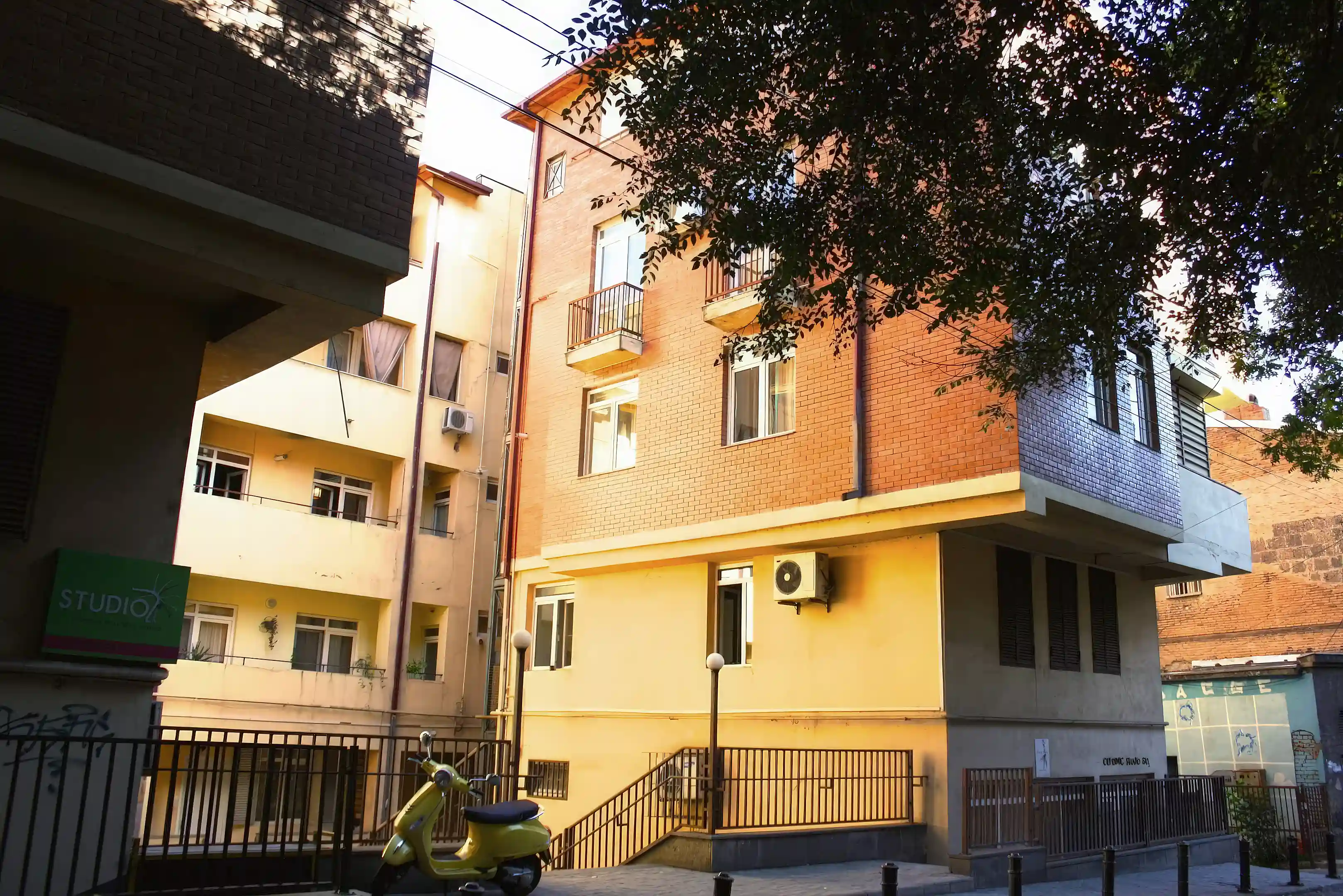 Condo for Rent in Sololaki, Gldanskiy, K'alak'i T'bilisi, Georgia