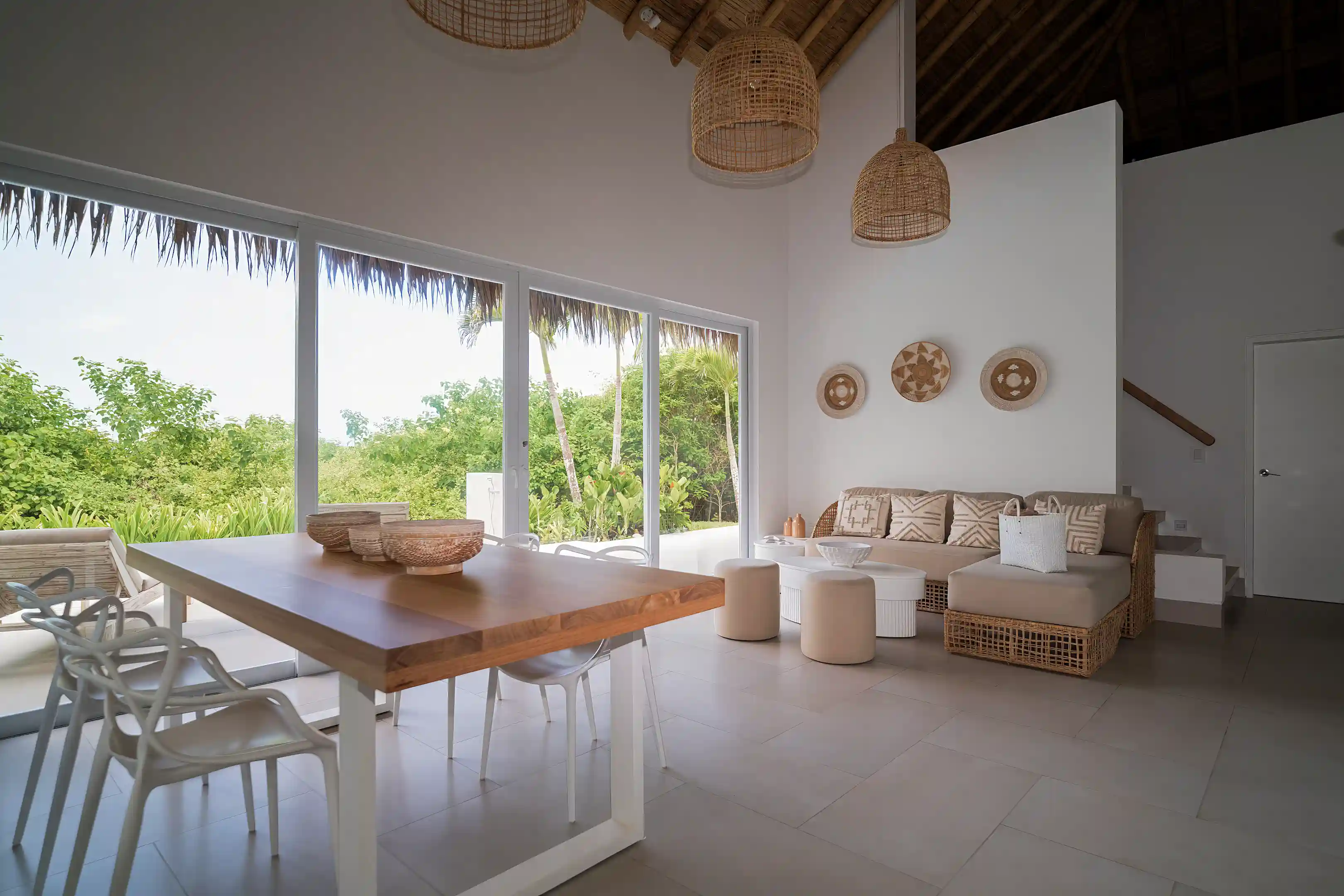 Beachfront Villa for Sale in Puerto De Cayo, Jipijapa, Manabi, Ecuador