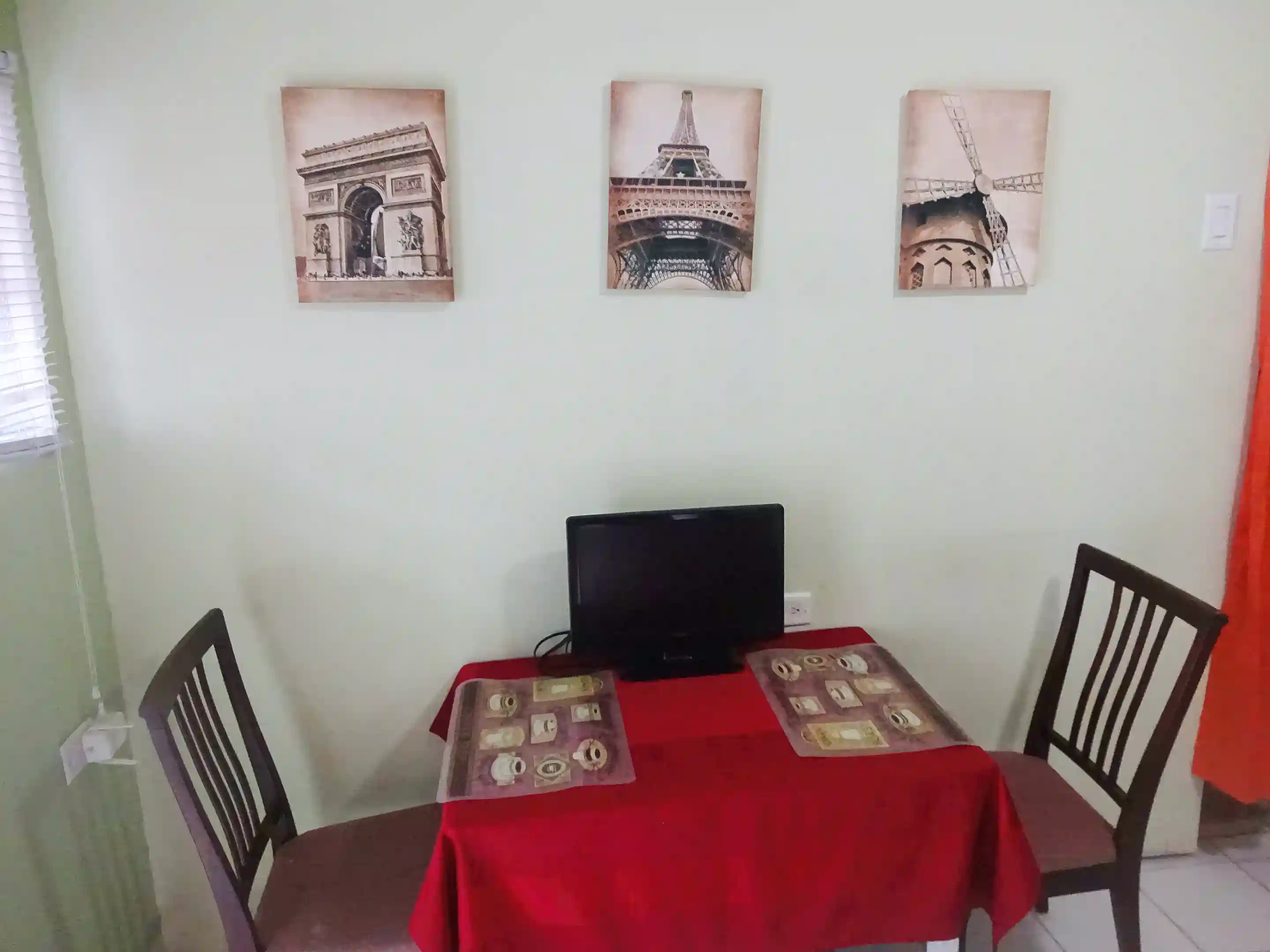 Servant's dining area