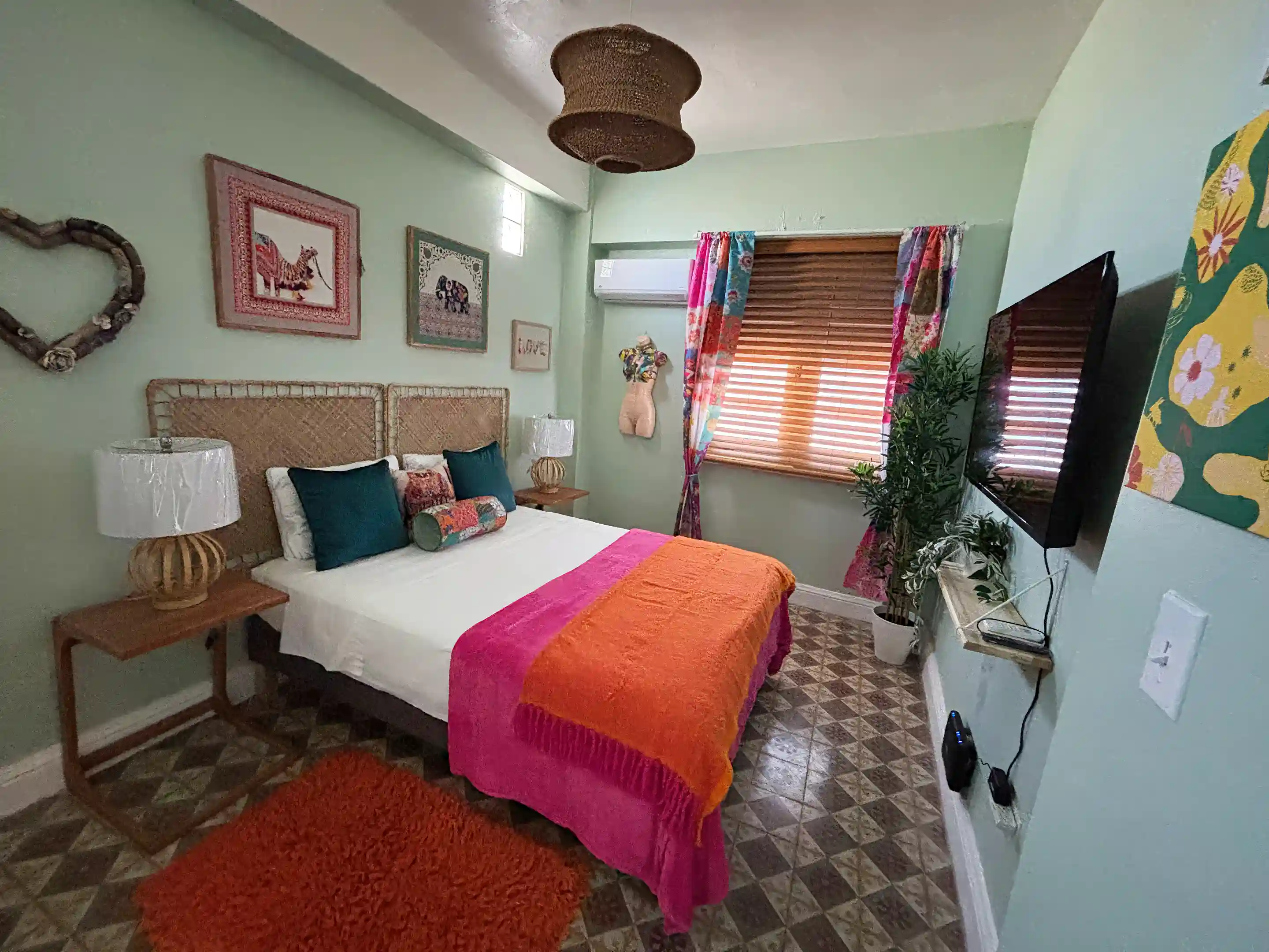 Top Floor Apartment for Sale and Rent in El Koury, Figueroa St., Santurce, San Juan, Puerto Rico