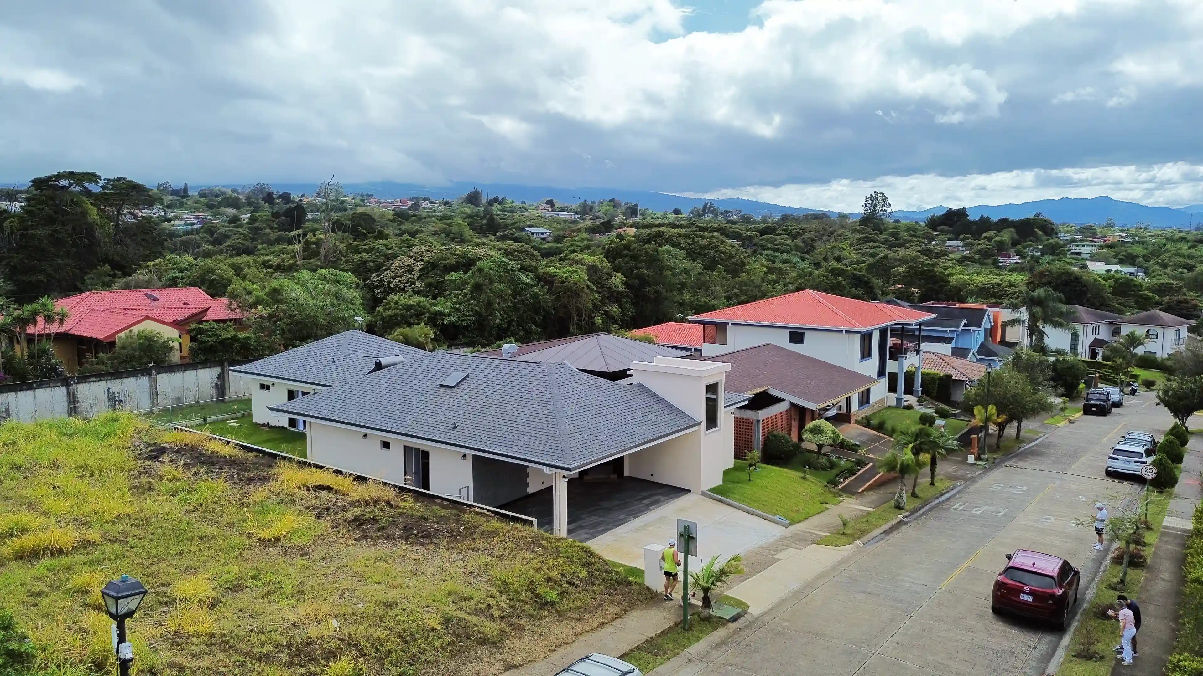 Home for Sale in Tures, Residencial, Lomas Del Zurquí, San Jose, San Isidro, Heredia, Costa Rica