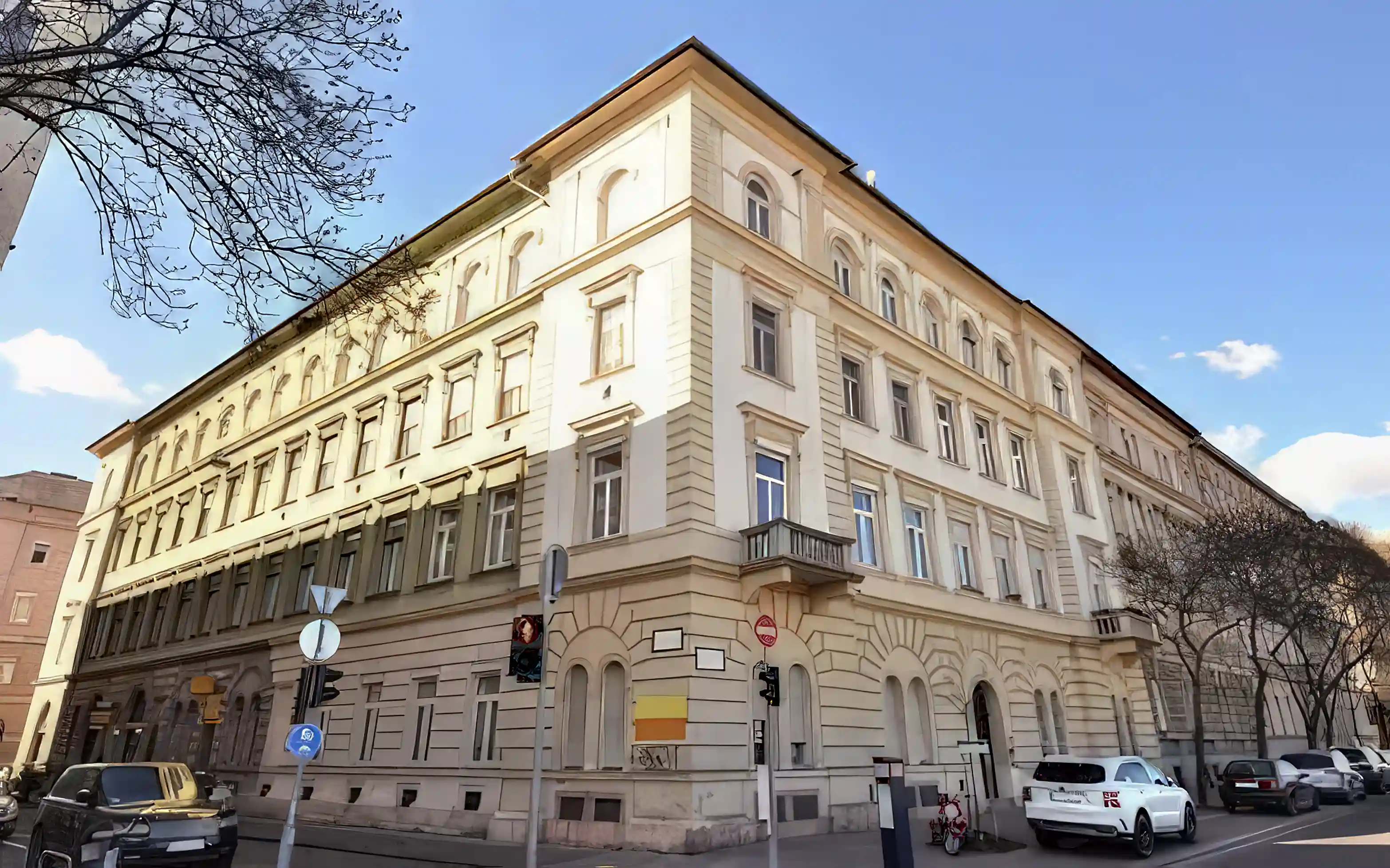 Business Premises for Sale in Kacsa Street, Budapest II, Budapest, Hungary