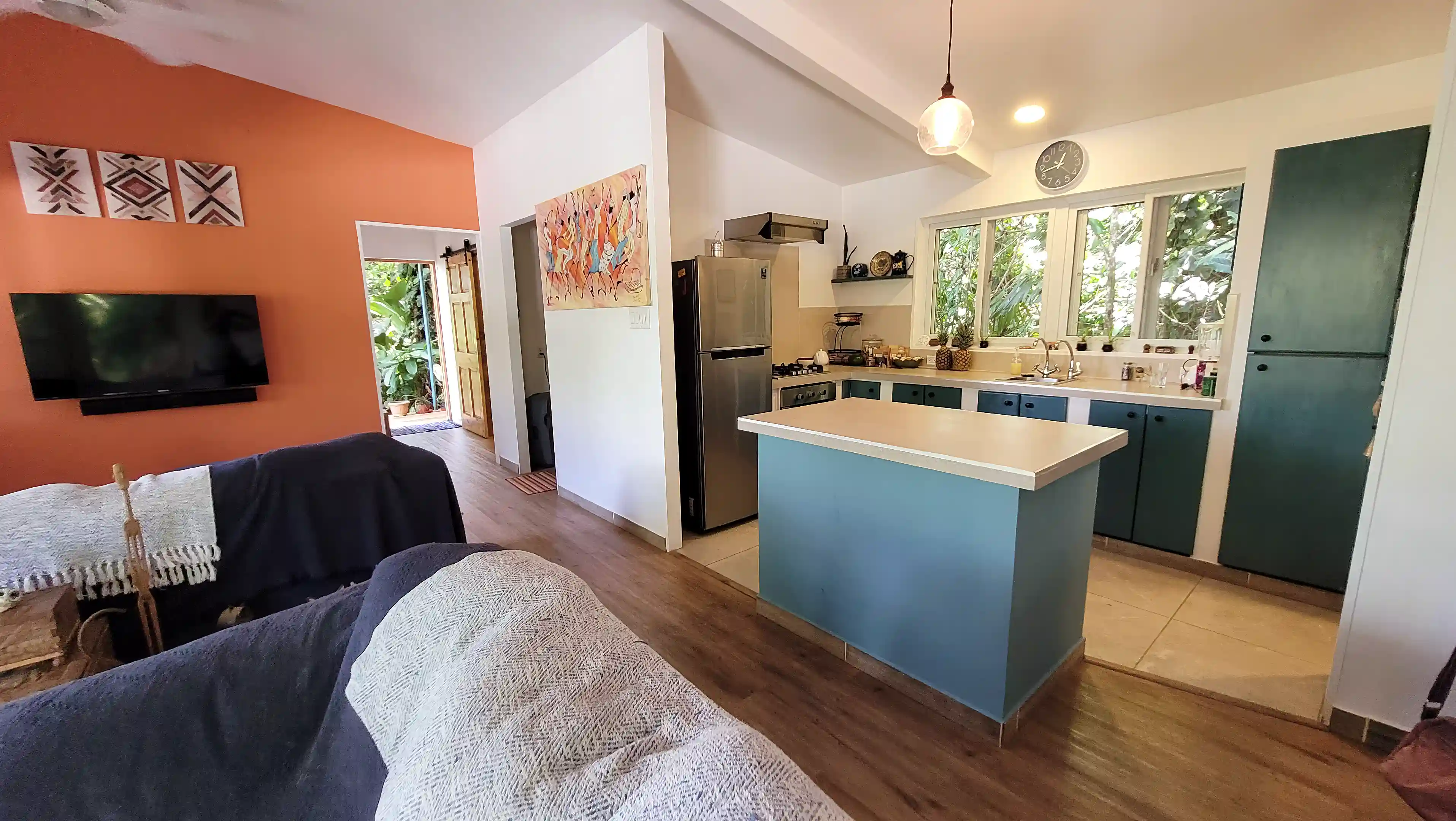 Owners' House Lounge/Kitchen
