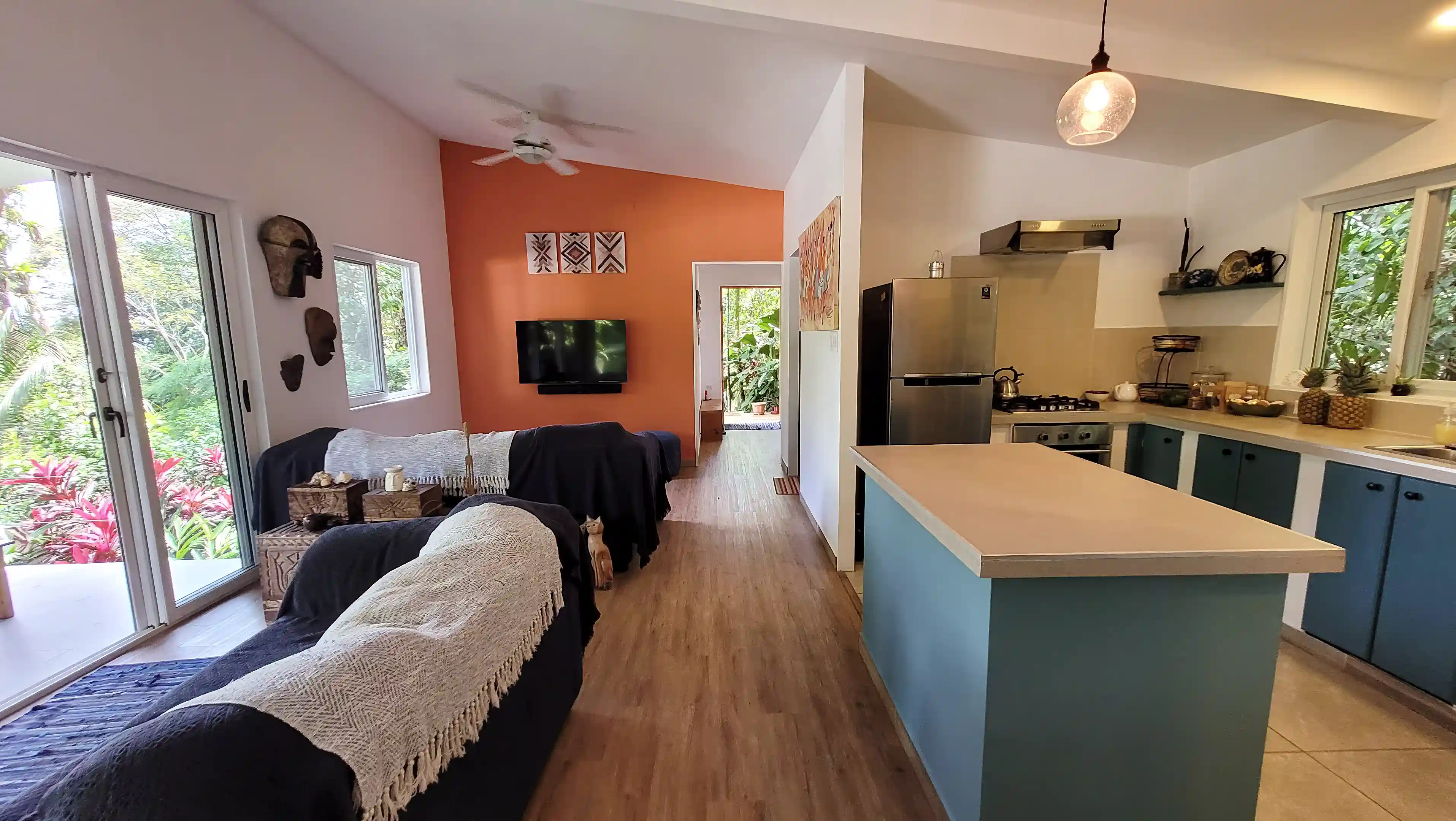 Owners' House Lounge/Kitchen